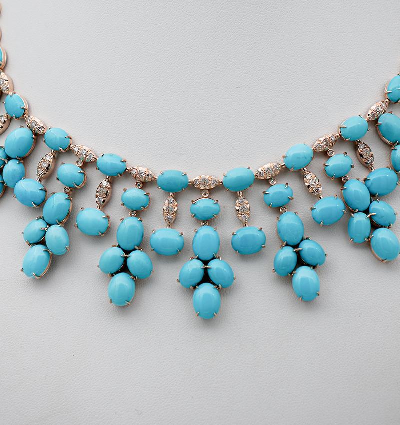 Beautiful necklace in 14 kt rose gold structure mounted with diamonds and turquoise.
This necklace is totally handmade by Italian master goldsmiths and it is in perfect condition.
Diamonds 3.24 ct
Turquoise 17.80 gr
Total Weight 64.80 gr
Lenght 42