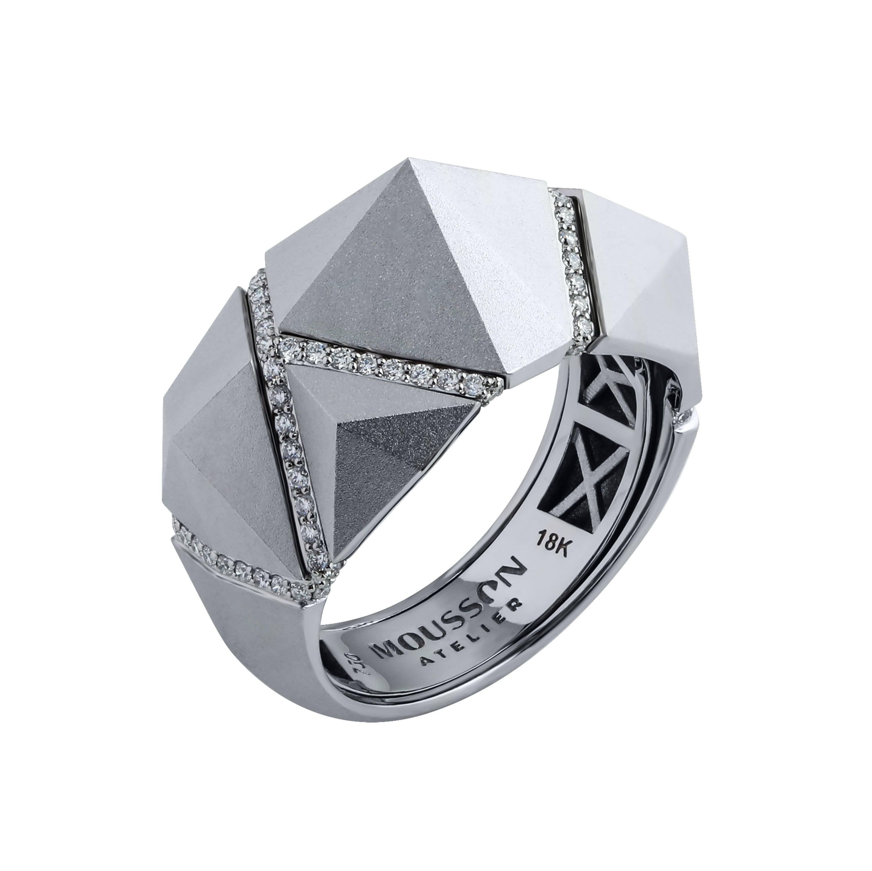 For Sale:  Diamonds White 18 Karat Matte Gold Geometry Small Ring 3