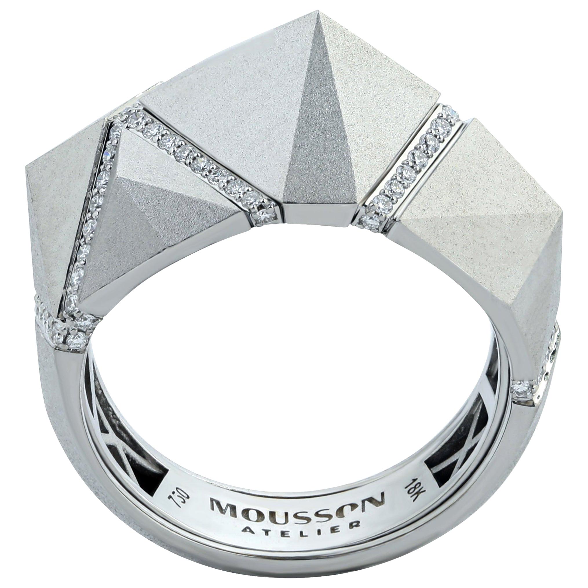 For Sale:  Diamonds White 18 Karat Matte Gold Geometry Small Ring