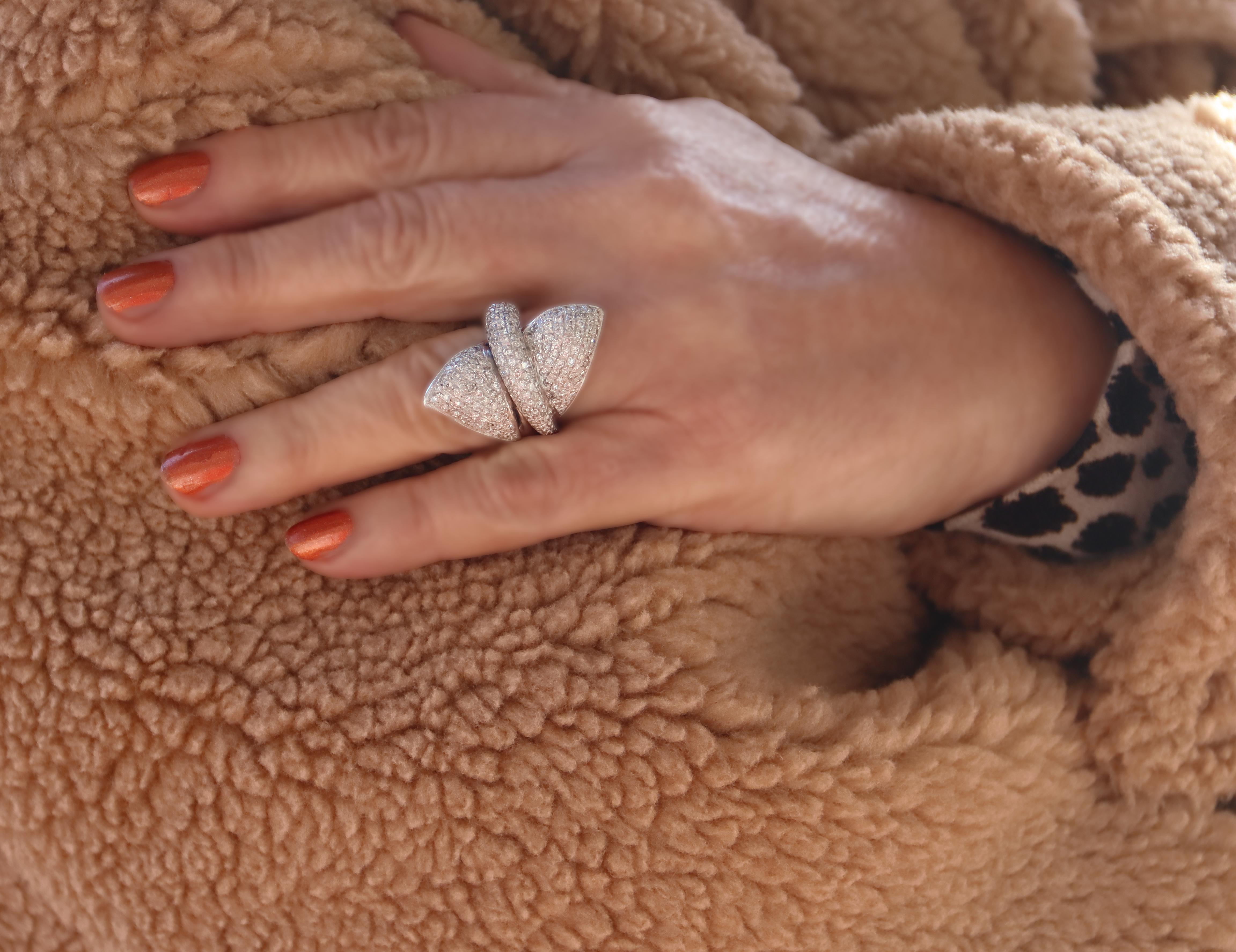 Diamonds White Gold 18 Karat Cocktail Rings For Sale 3