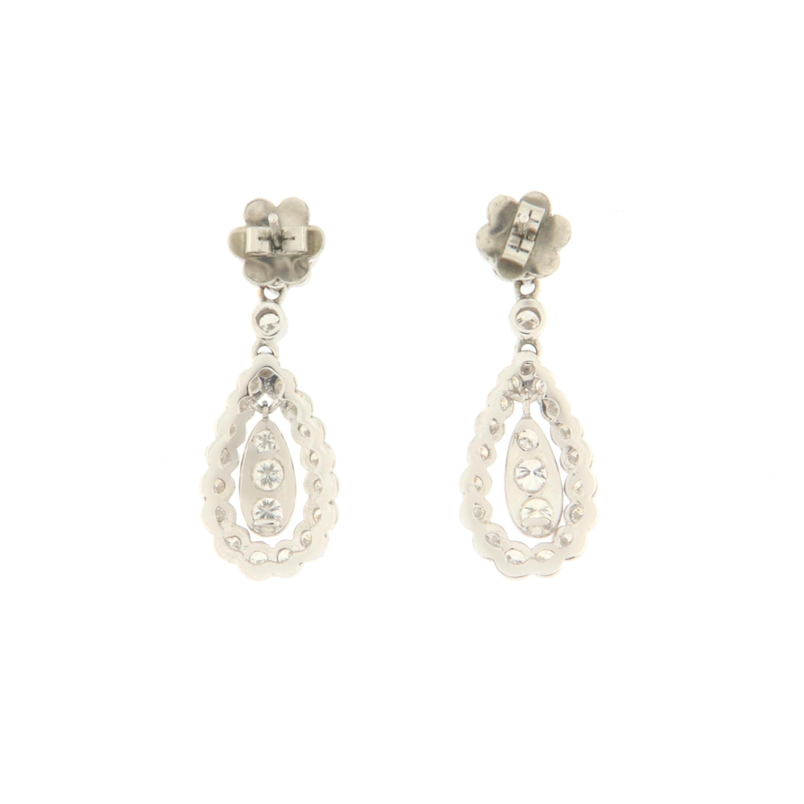 Contemporary Diamonds White Gold 18 Karat Drop Earring For Sale