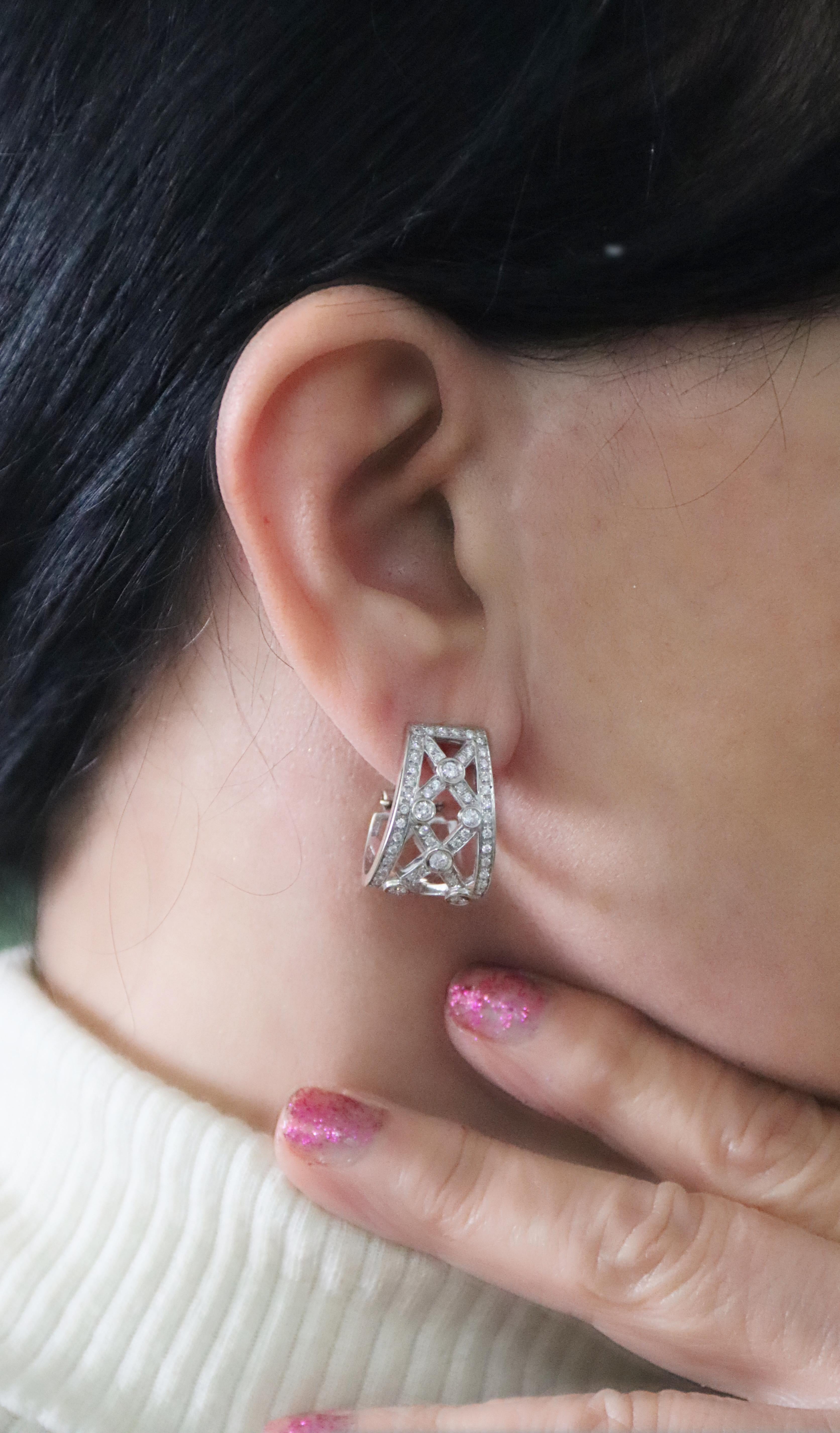 Diamonds White Gold 18 Karat Stud Earring For Sale 2