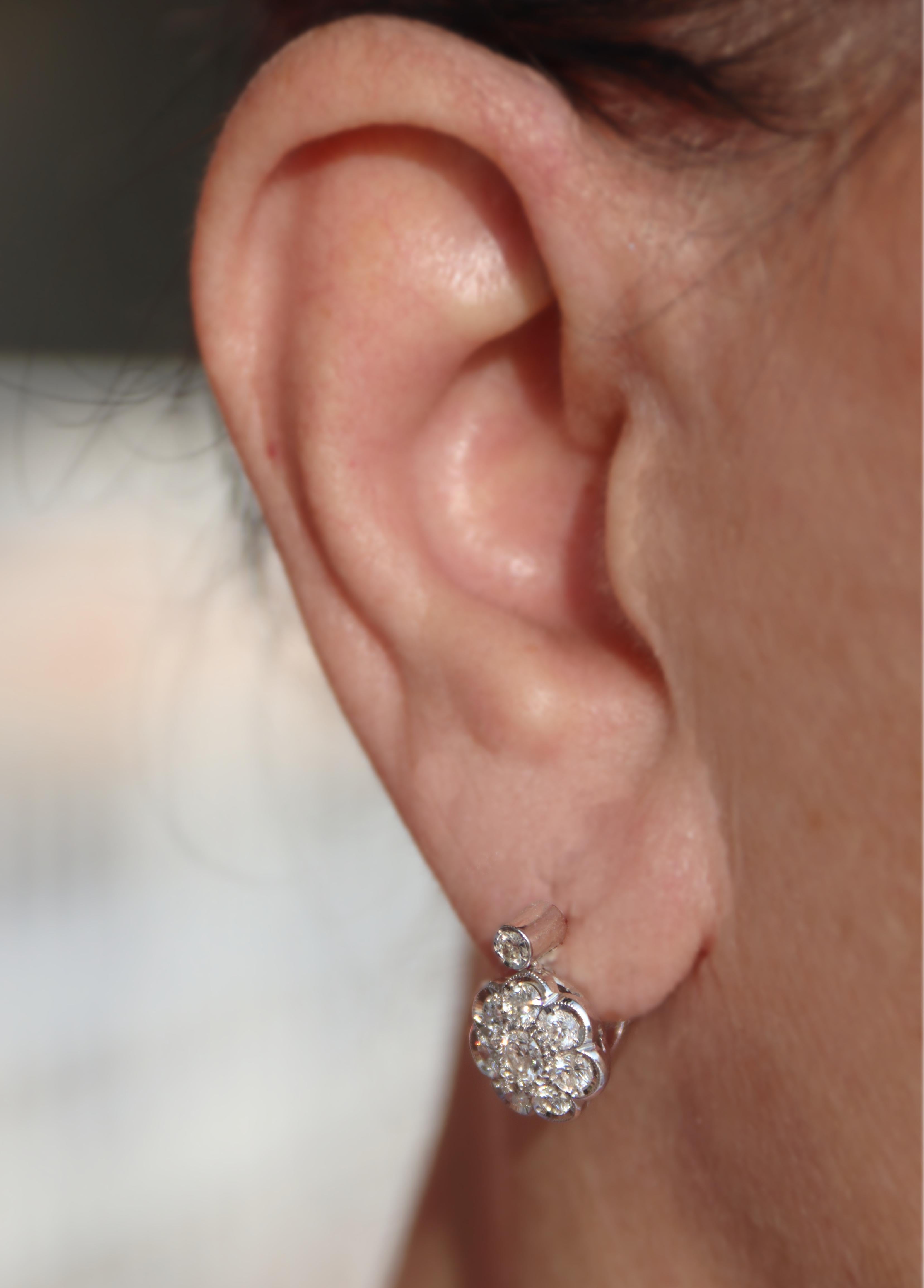 Orecchini con diamanti in oro bianco a 18 carati in vendita 3