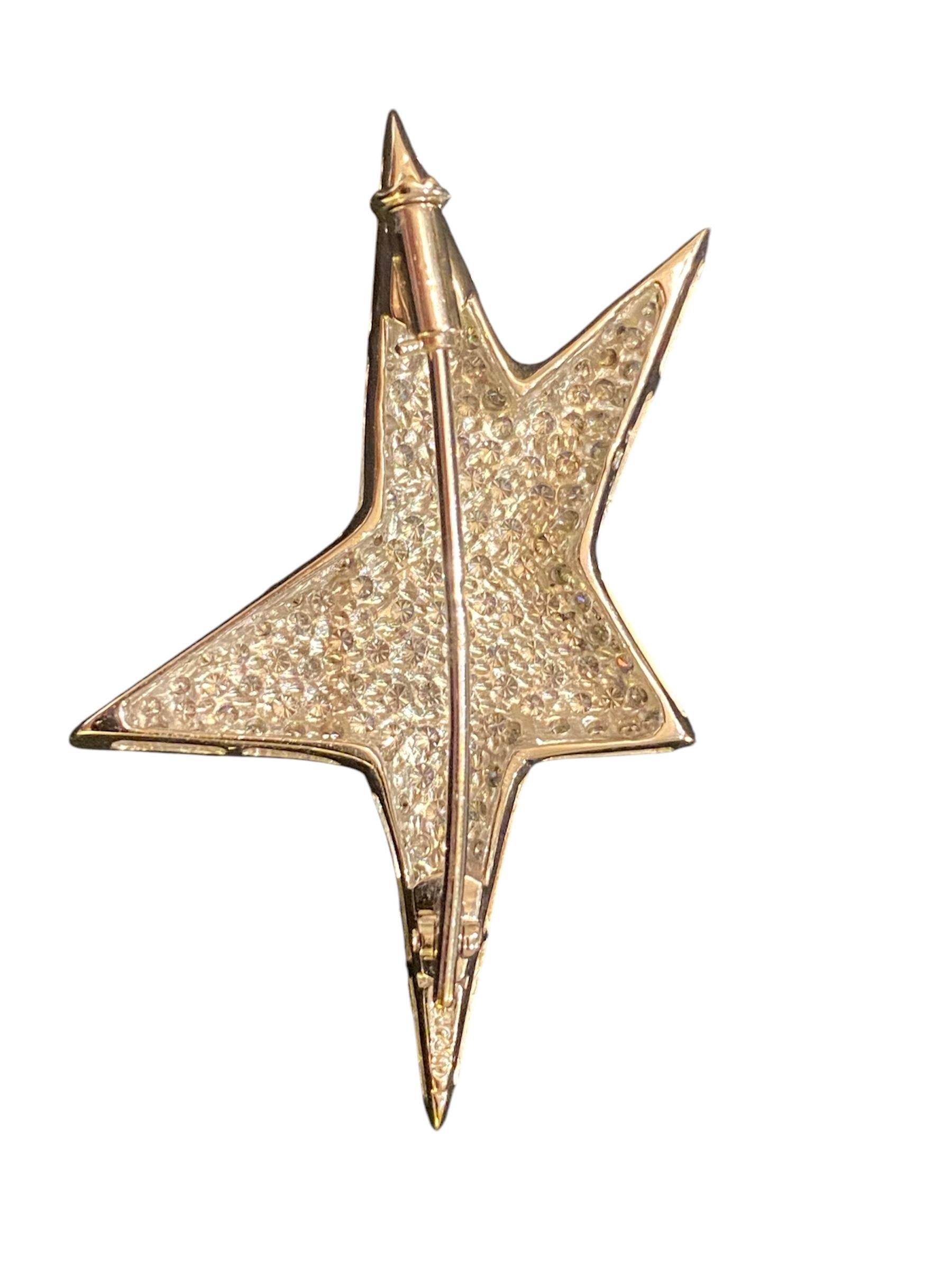 Contemporary Diamonds White Gold Brooch For Sale