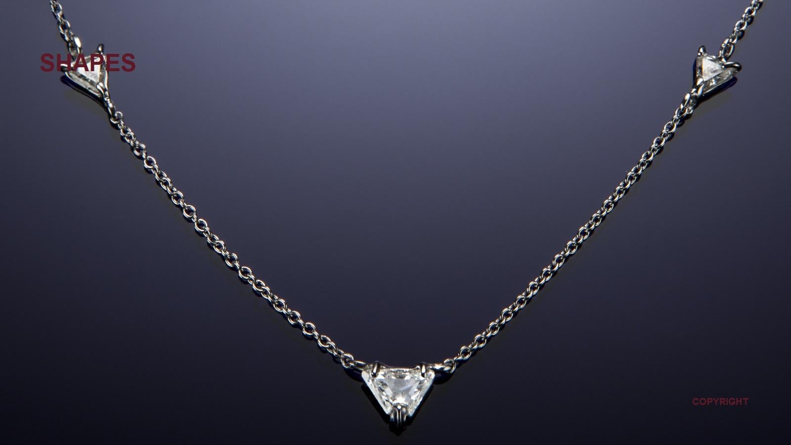 Women's Diamonds White Gold Necklace Handcrafted in Italy by Botta Gioielli For Sale