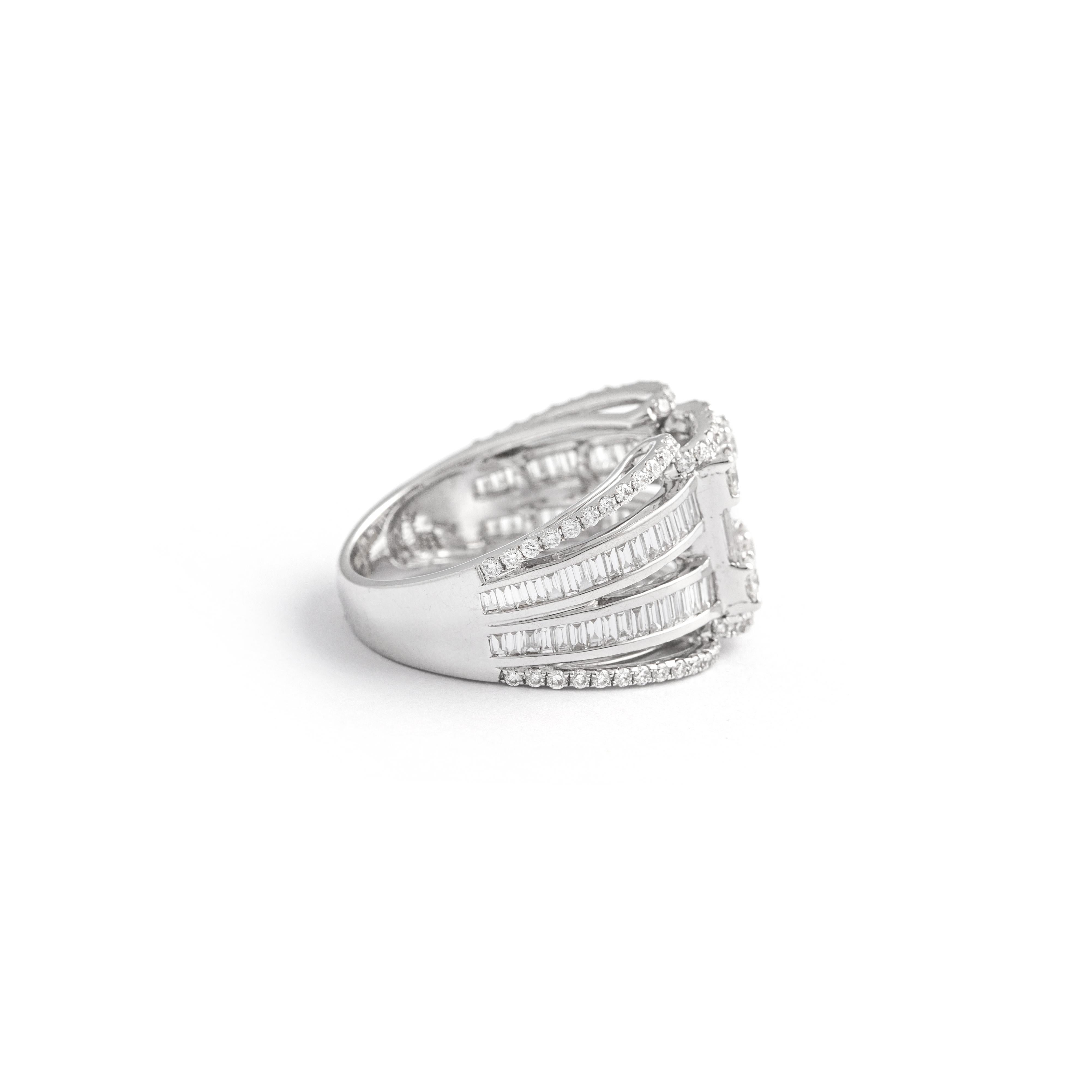 Contemporain Bague en or blanc et diamants en vente