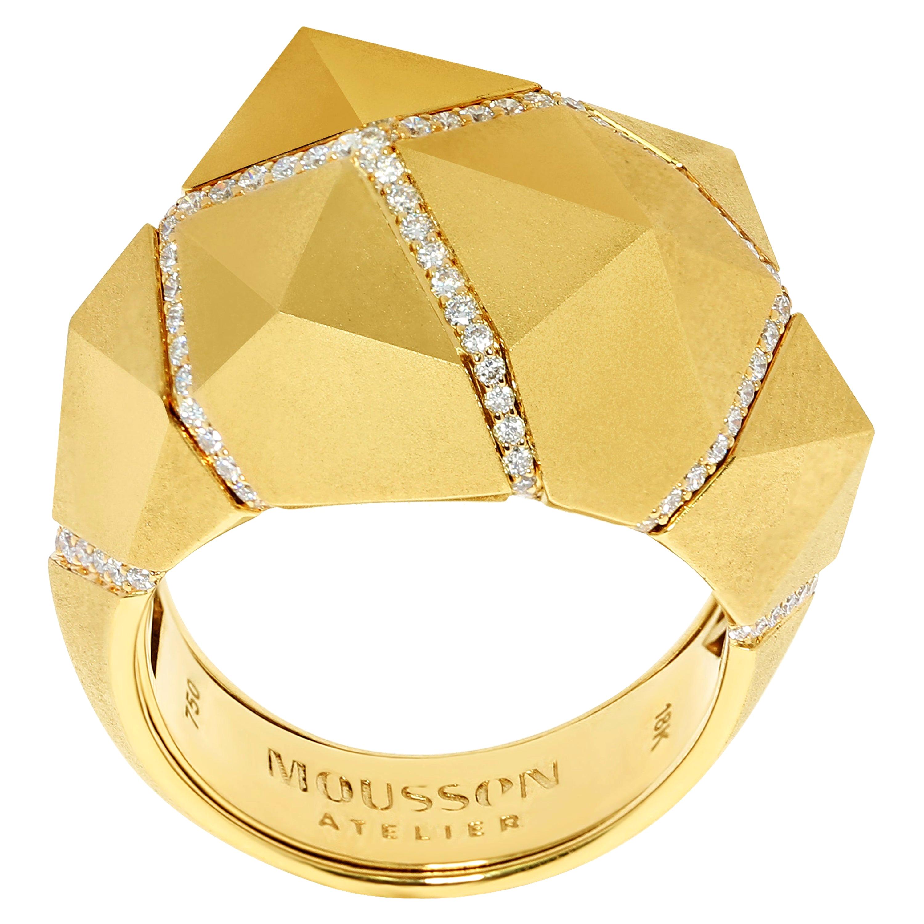 Im Angebot: Diamanten Gelb 18 Karat Mattgold Geometrischer Ring ()