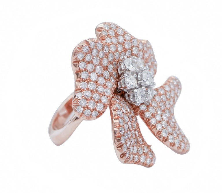 Diamonds, 18 Karat Rose Gold Flower Shape Ring For Sale at 1stDibs