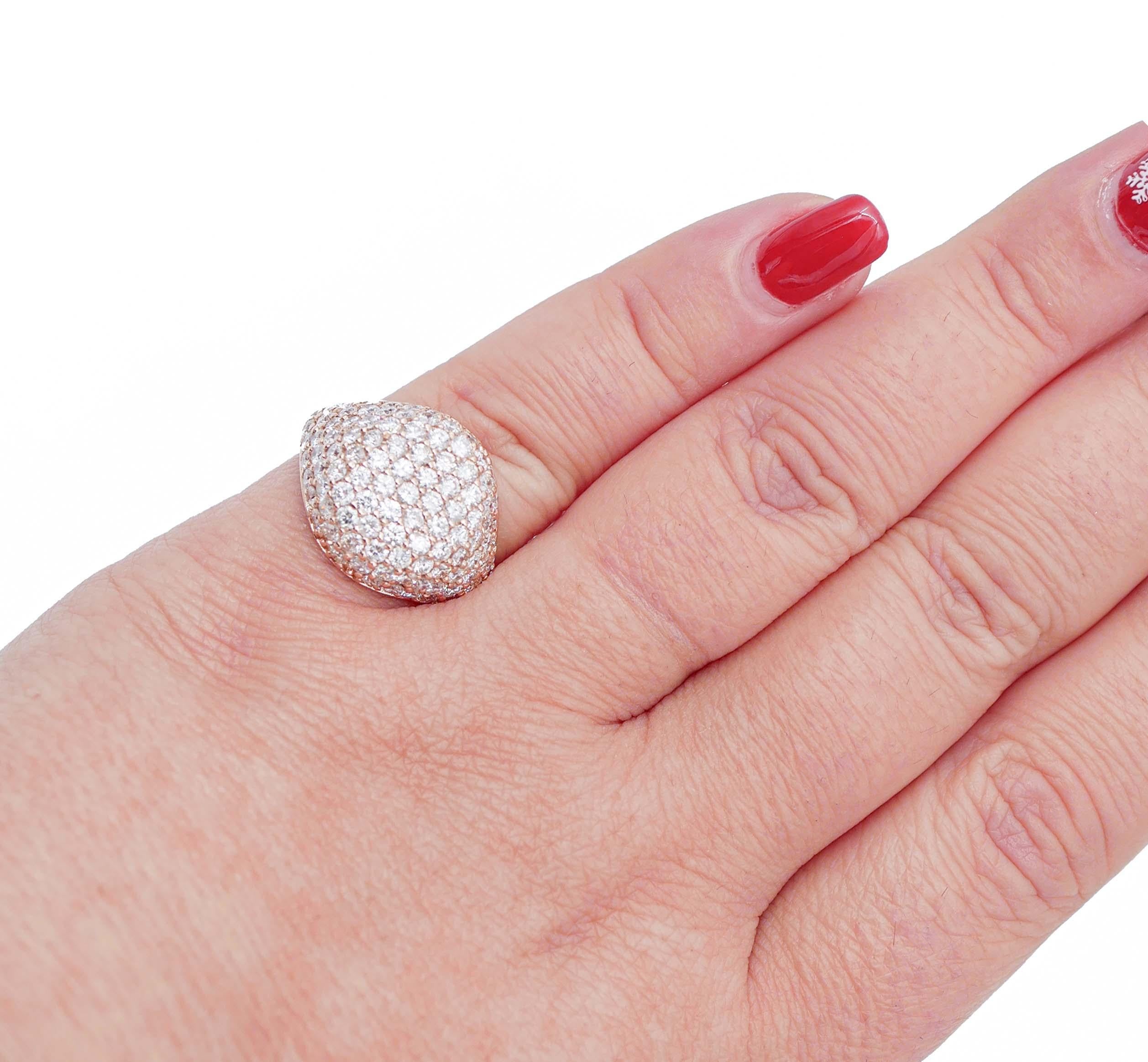 Moderner Ring aus 18 Karat Roségold mit Diamanten Damen