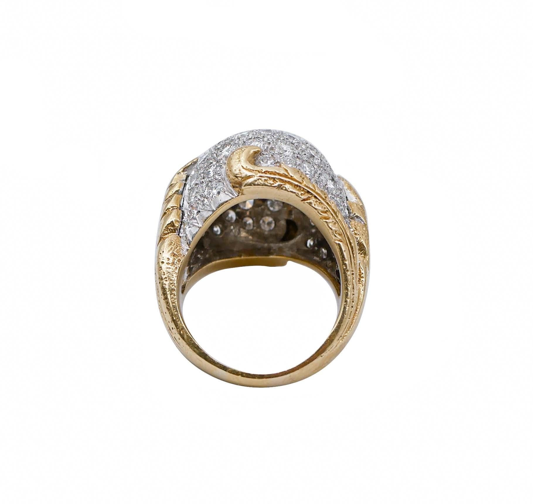 Diamanten, Dome-Ring aus 18 Karat Weiß- und Gelbgold (Retro) im Angebot