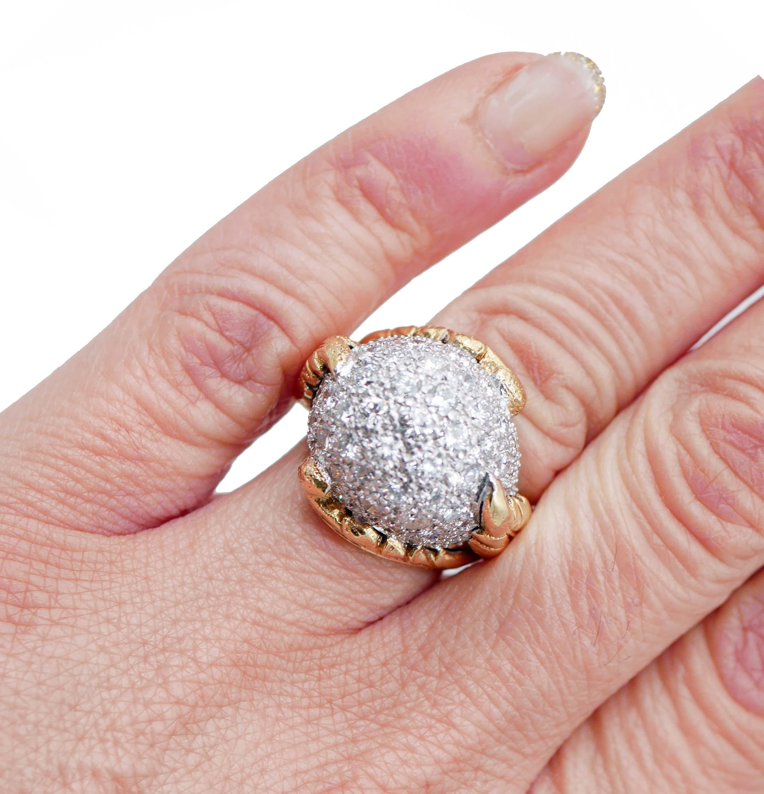 Diamonds, 18 Karat White and Yellow Gold Dome Ring In Good Condition For Sale In Marcianise, Marcianise (CE)