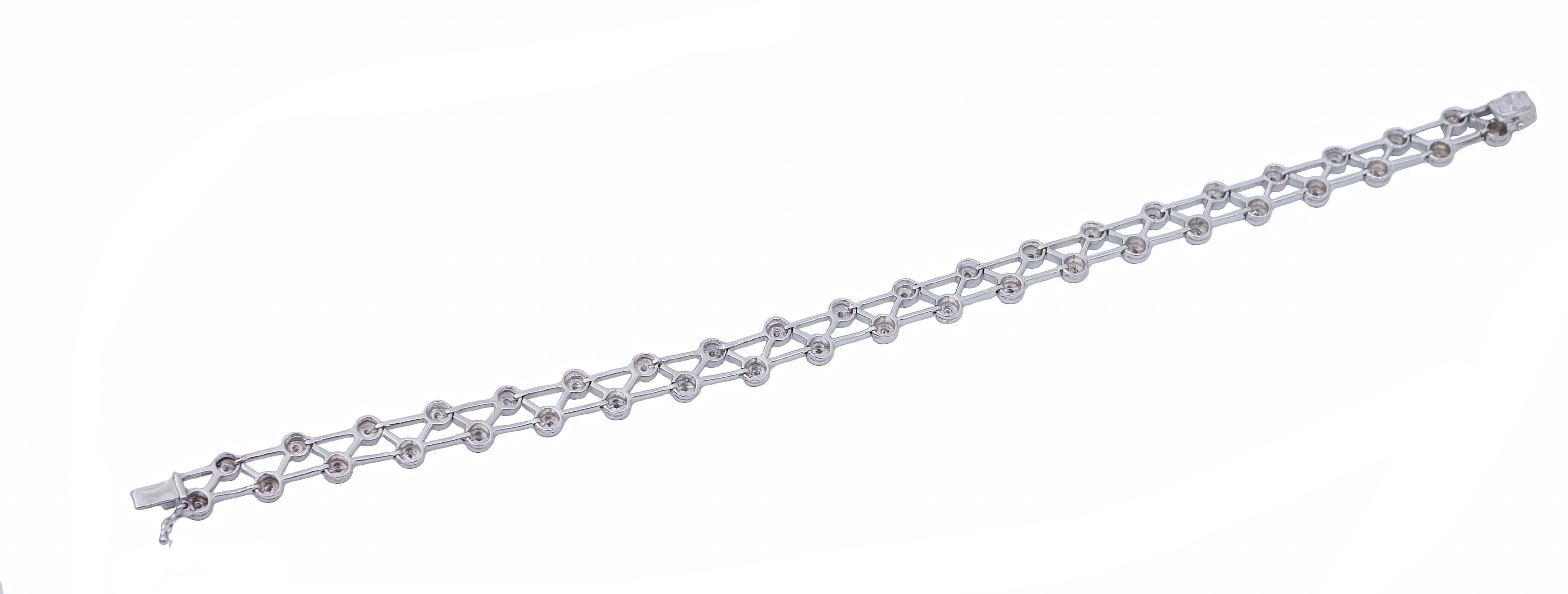 Modern Diamonds, 18 Karat White Gold Bracelet For Sale