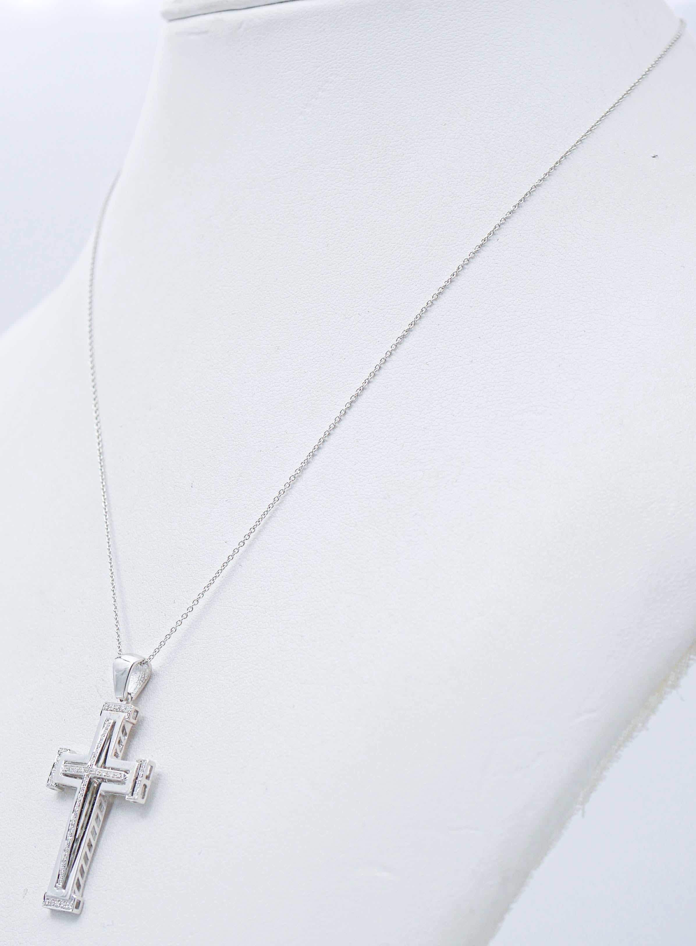 Diamanten, 18 Karat Weißgold Kreuz-Anhänger Halskette (Moderne) im Angebot