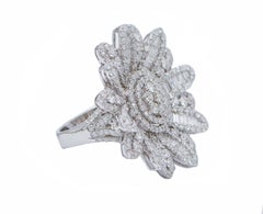 Diamonds, 18 Karat White Gold Flower Ring