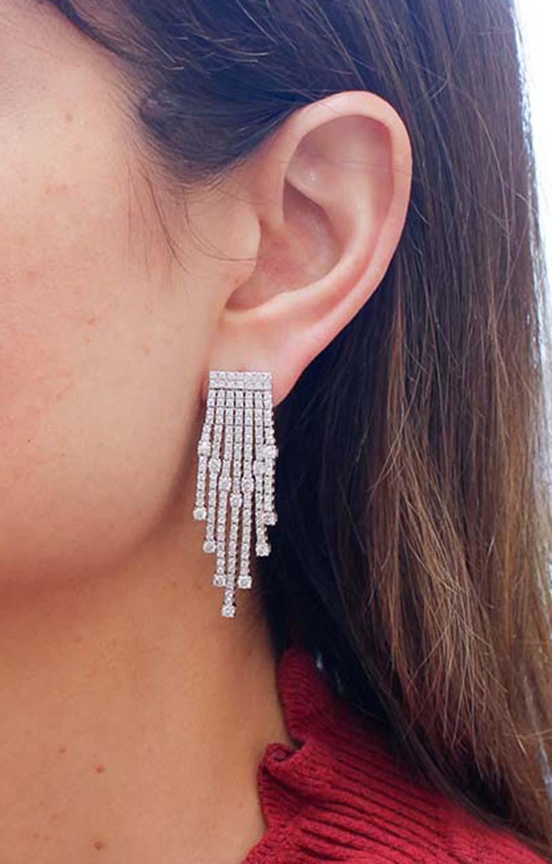 Moderne Diamanten, Ohrringe aus 18 Karat Weißgold Damen