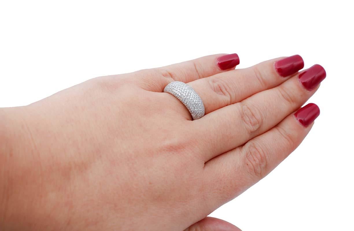 Diamanti, Anello moderno in oro bianco 18 carati In condizioni Nuovo in vendita a Marcianise, Marcianise (CE)