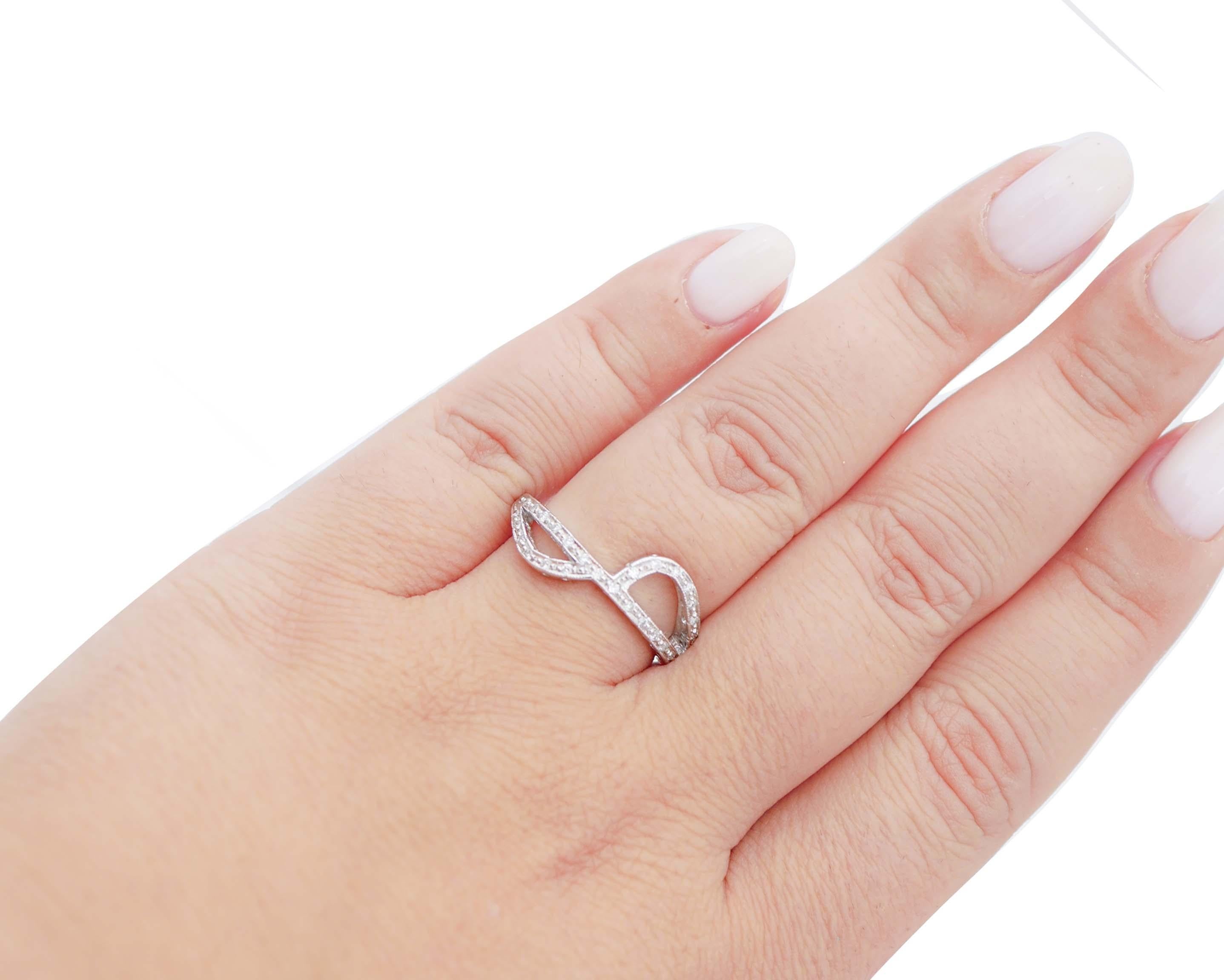 Women's Diamonds, 18 Karat White Gold Modern Ring For Sale