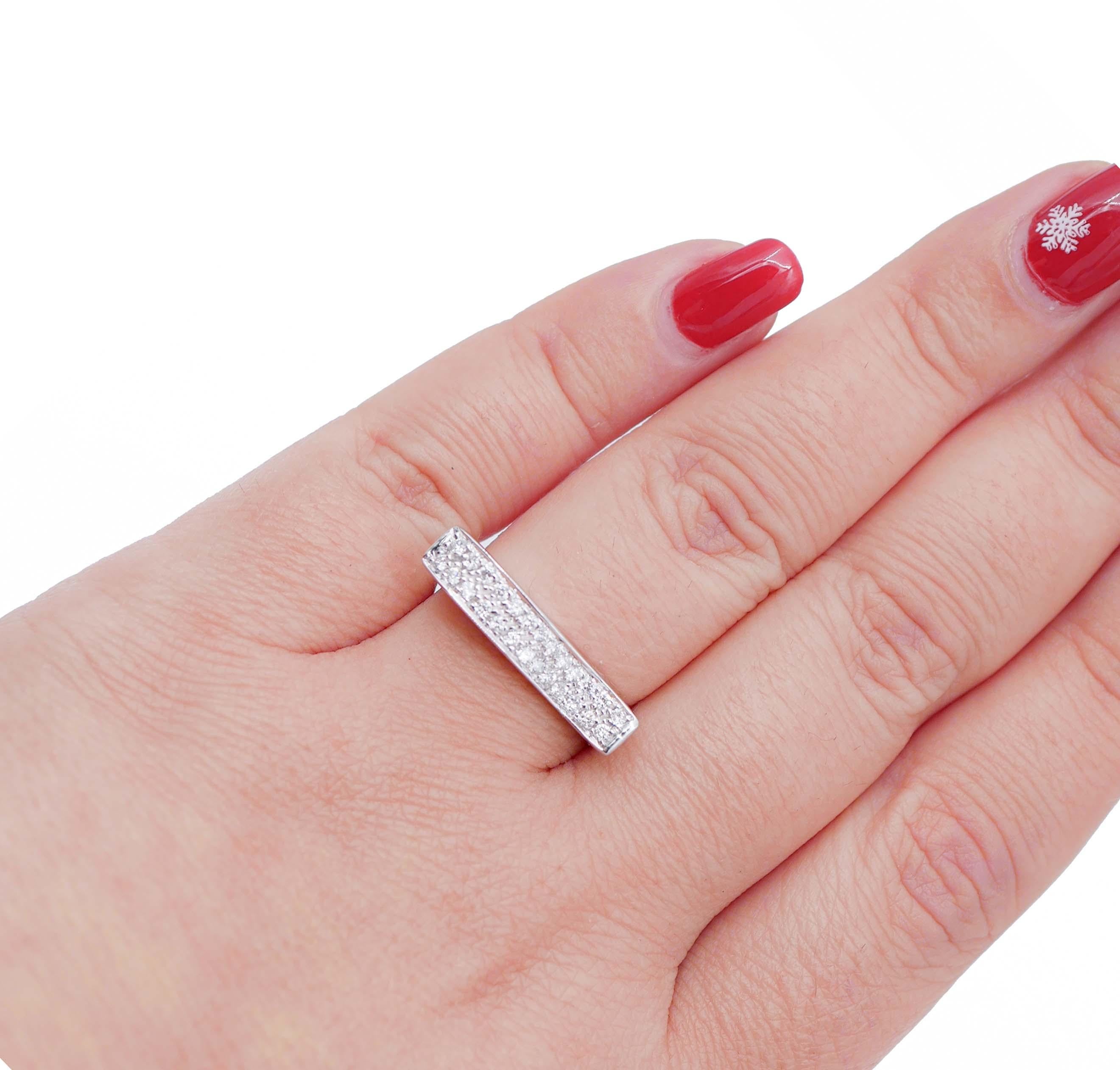 Women's Diamonds, 18 Karat White Gold Modern Ring For Sale