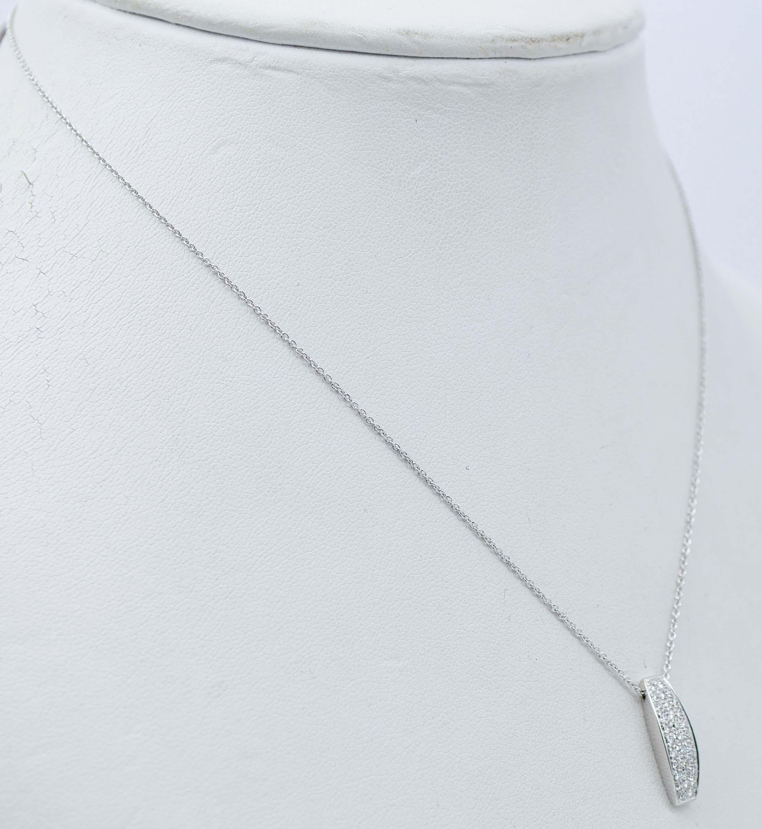 Modern Diamonds, 18 Karat White Gold Pendant Necklace
