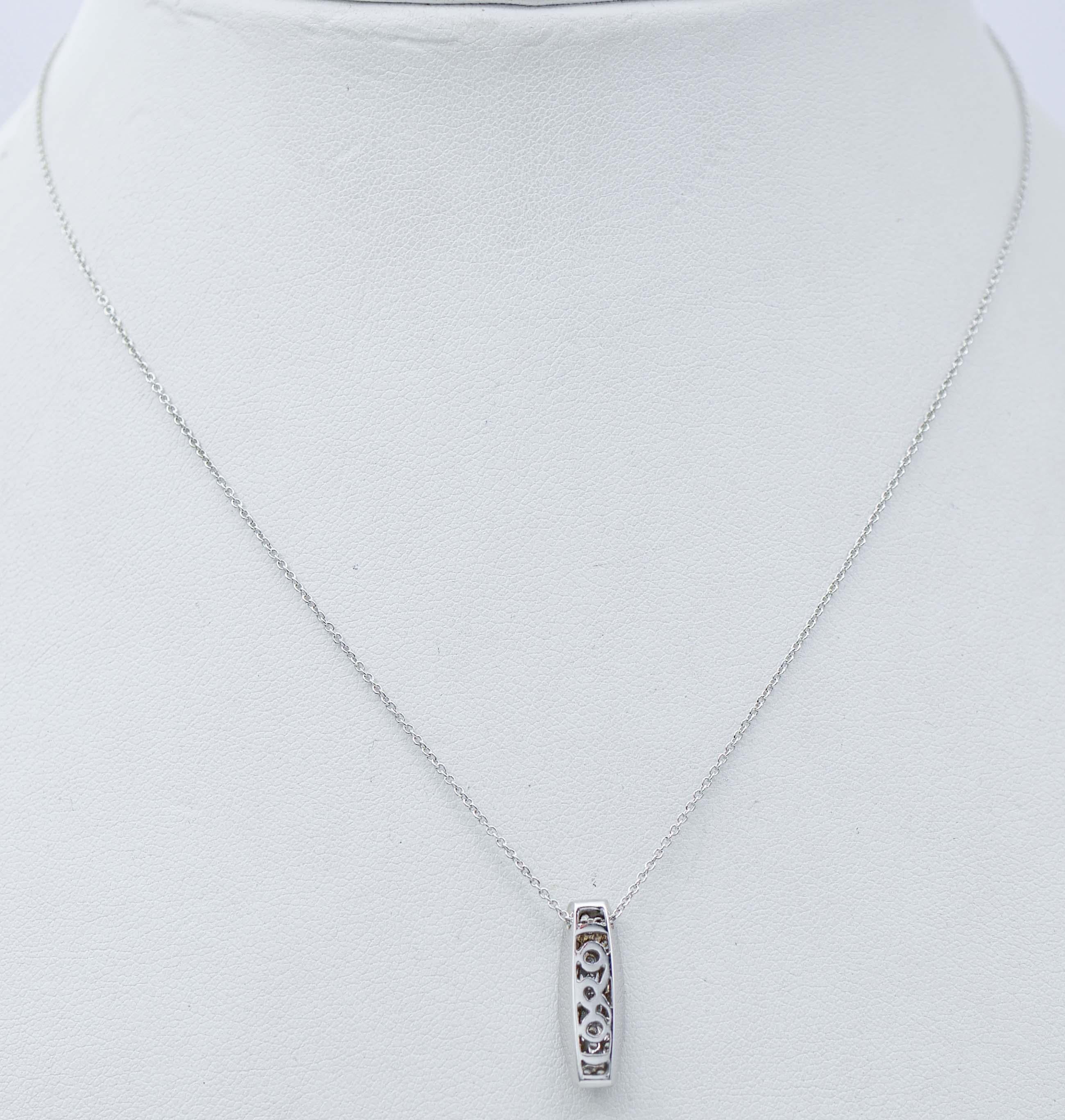 Brilliant Cut Diamonds, 18 Karat White Gold Pendant Necklace