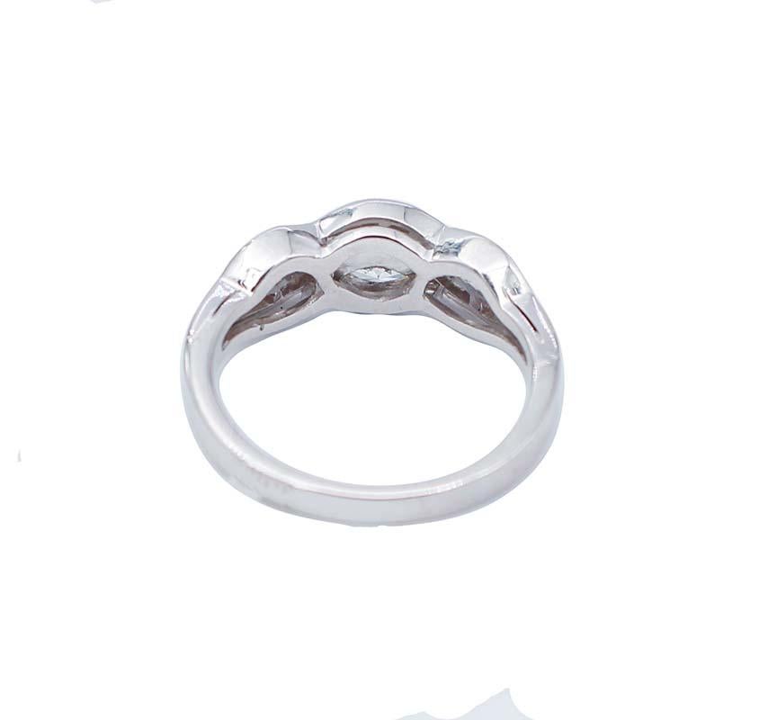 Retro Diamonds, 18 Karat White Gold Ring For Sale