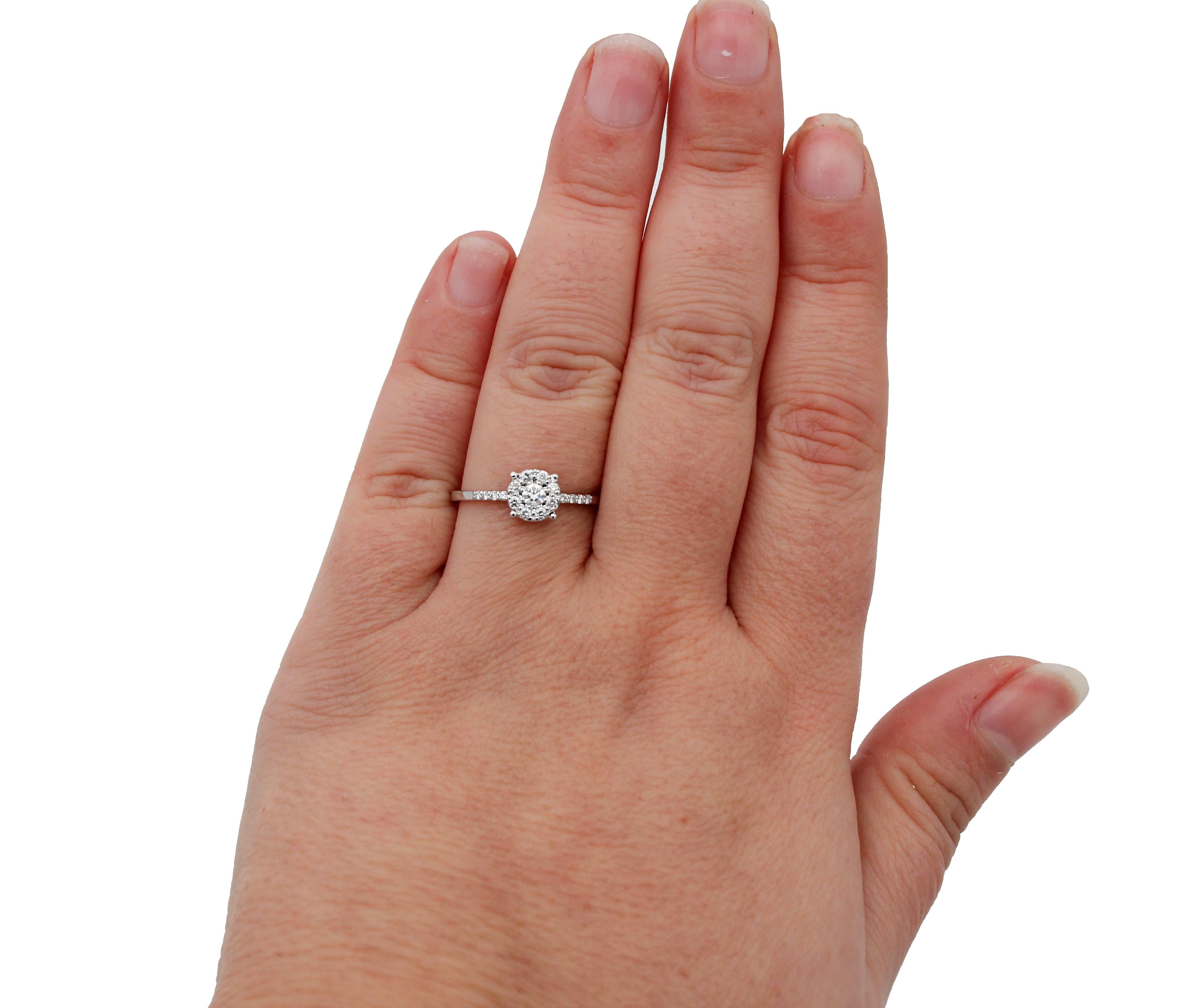 Round Cut Diamonds, 18 Karat White Gold Ring For Sale