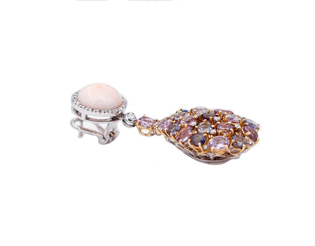 Diamantes, amatistas, iolitas, coral, oro blanco y amarillo de 18 quilates Corte mixto