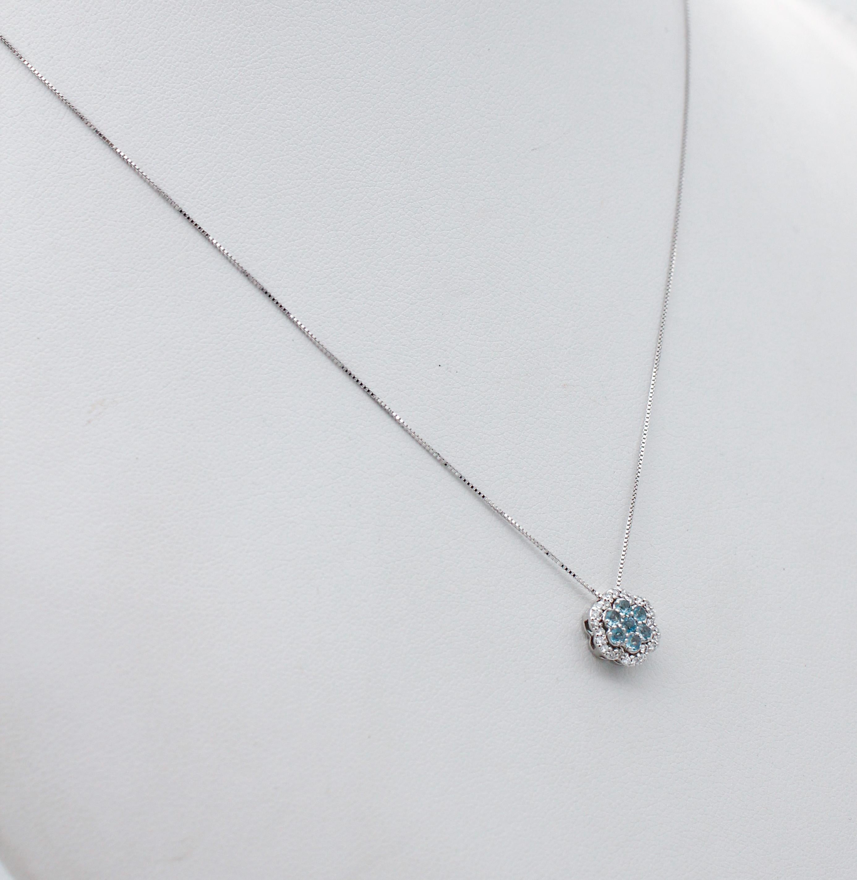 Round Cut Diamonds, Aquamarine, 18 Karat White Gold Flower Pendant Necklace For Sale