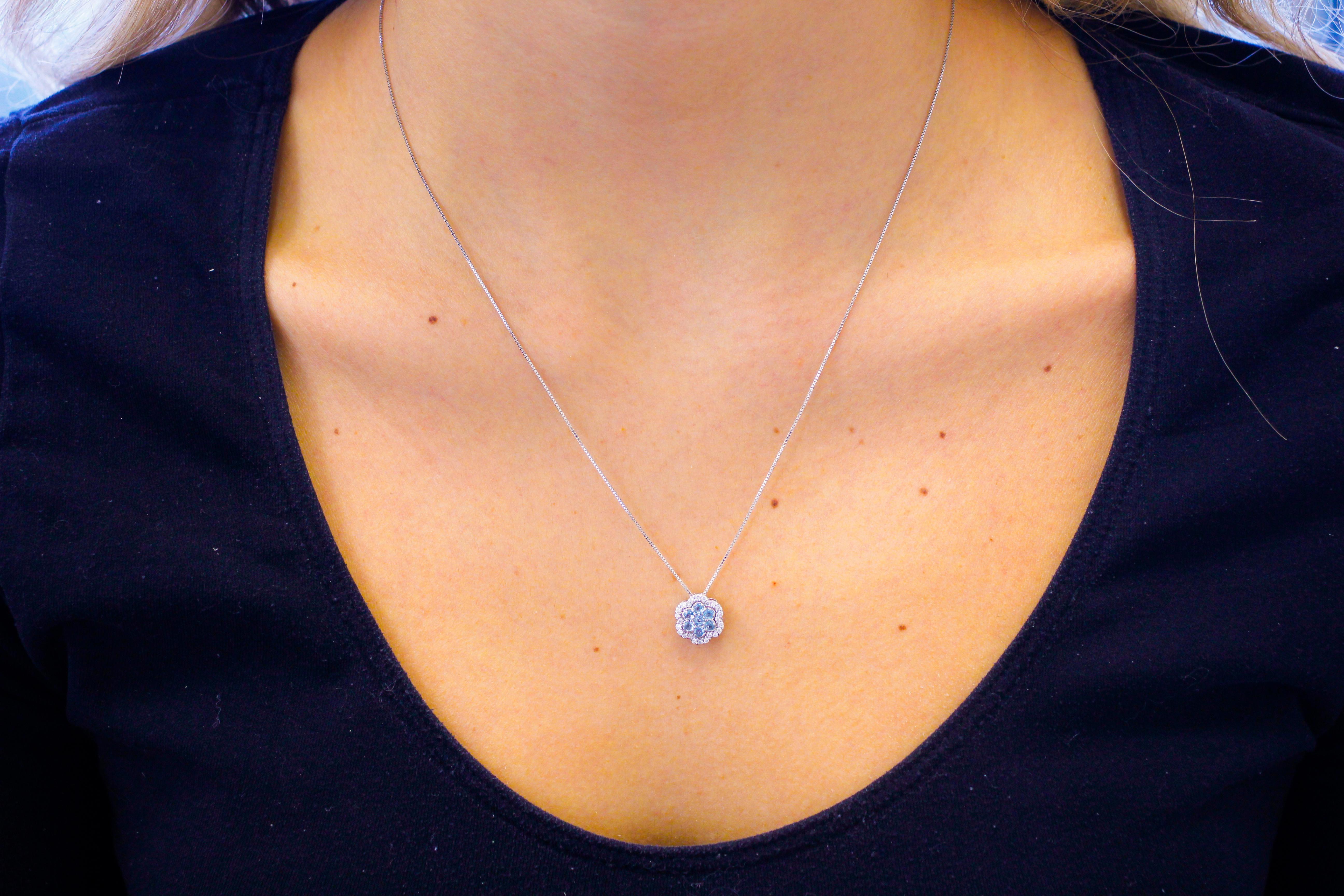 Women's Diamonds, Aquamarine, 18 Karat White Gold Flower Pendant Necklace For Sale