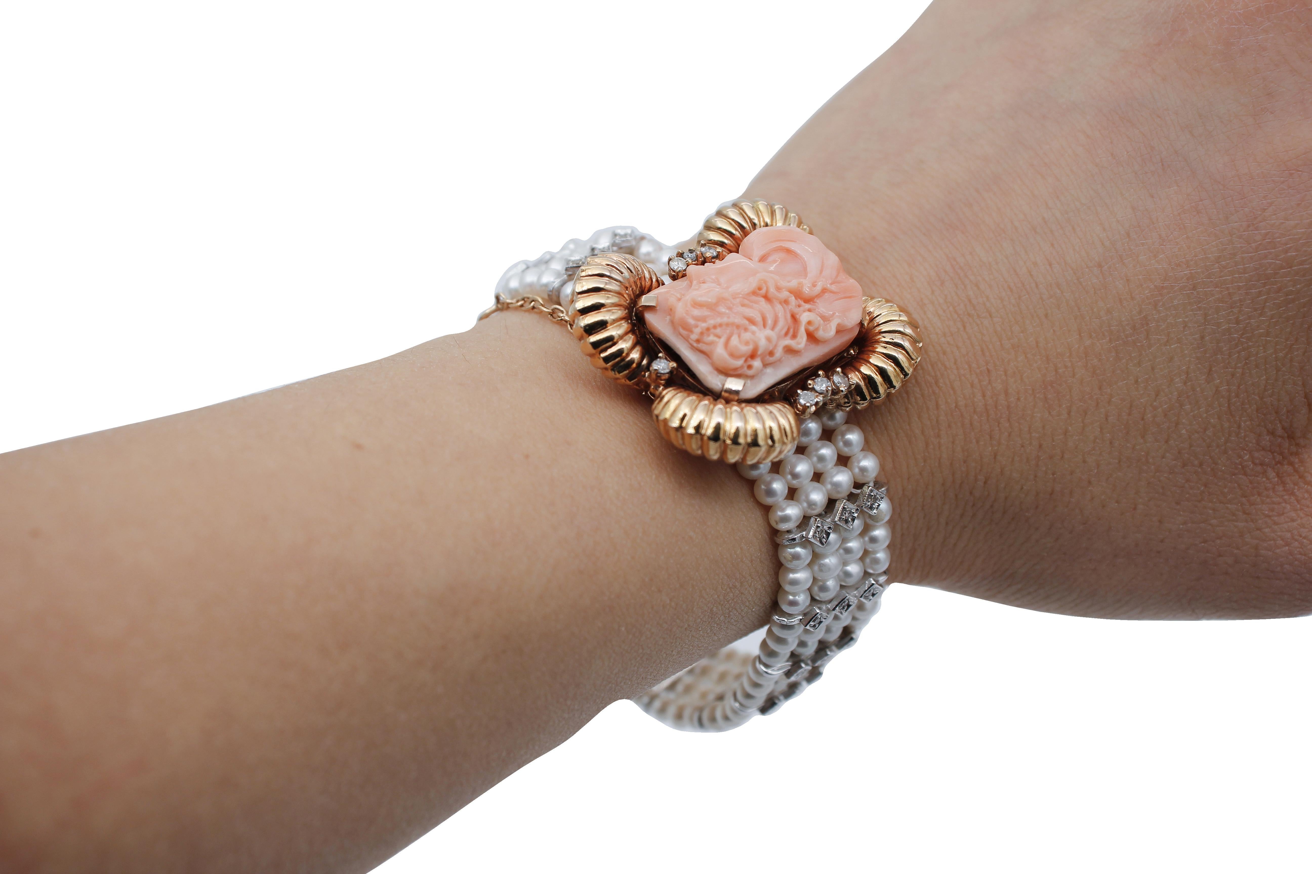 Diamonds, Coral, Pearls, 14 Karat White and Rose Gold Beaded Bracelet In Good Condition In Marcianise, Marcianise (CE)