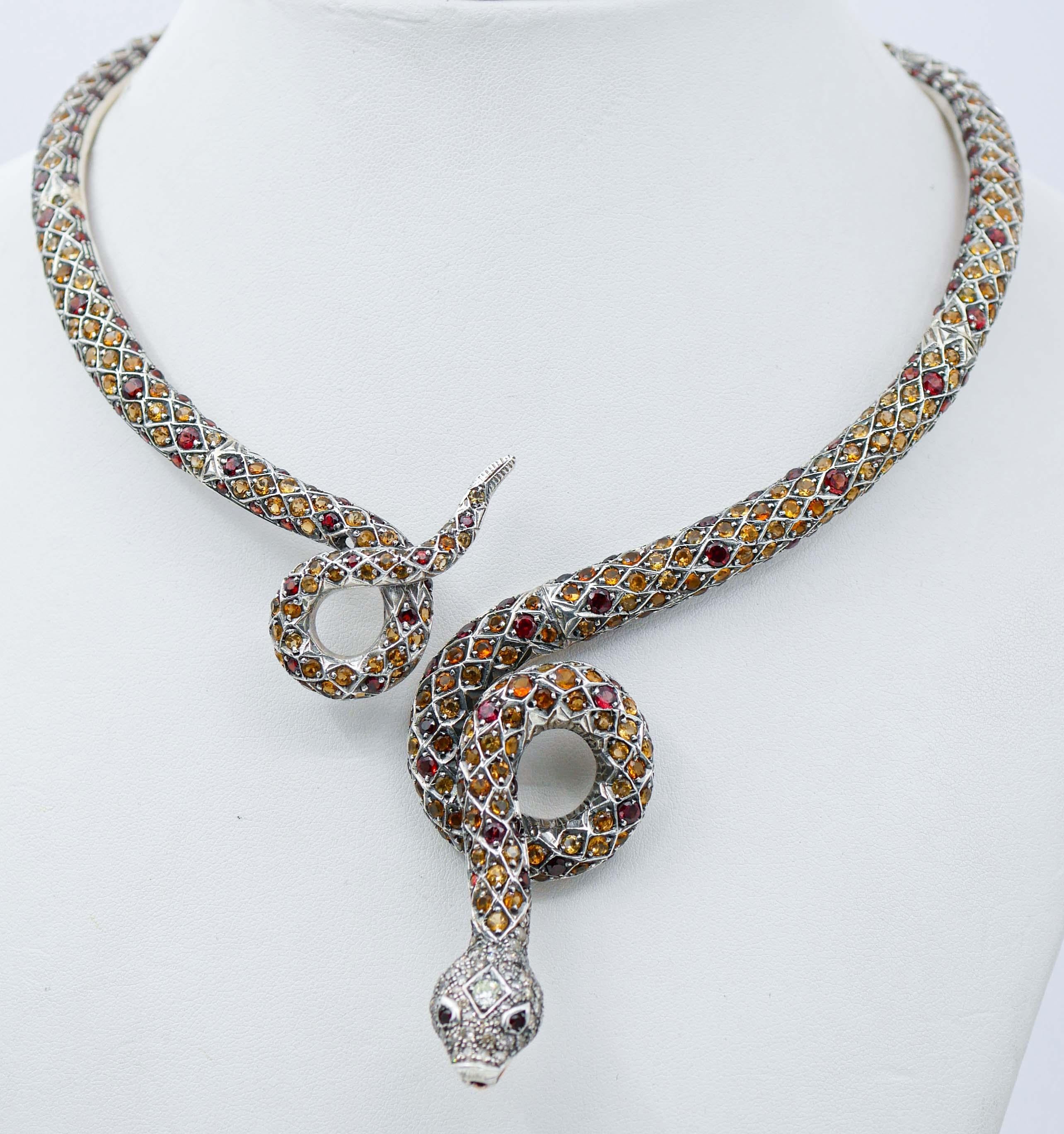 SHIPPING POLICY: 
No additional costs will be added to this order. 
Shipping costs will be totally covered by the seller (customs duties included).

Beautiful snake necklace  in 9kt rose gold and silver structure. The snake body is  covered with