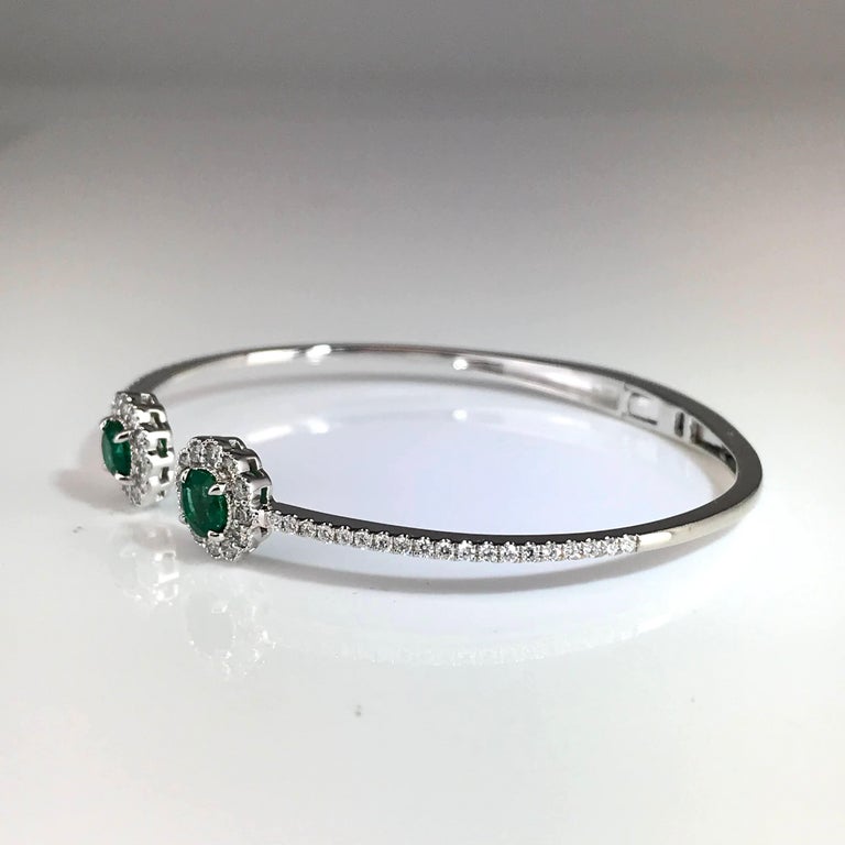 Round Cut DiamondTown 1.75 Carat Round Emerald and Diamond Flower Bangle in 14k White Gold For Sale