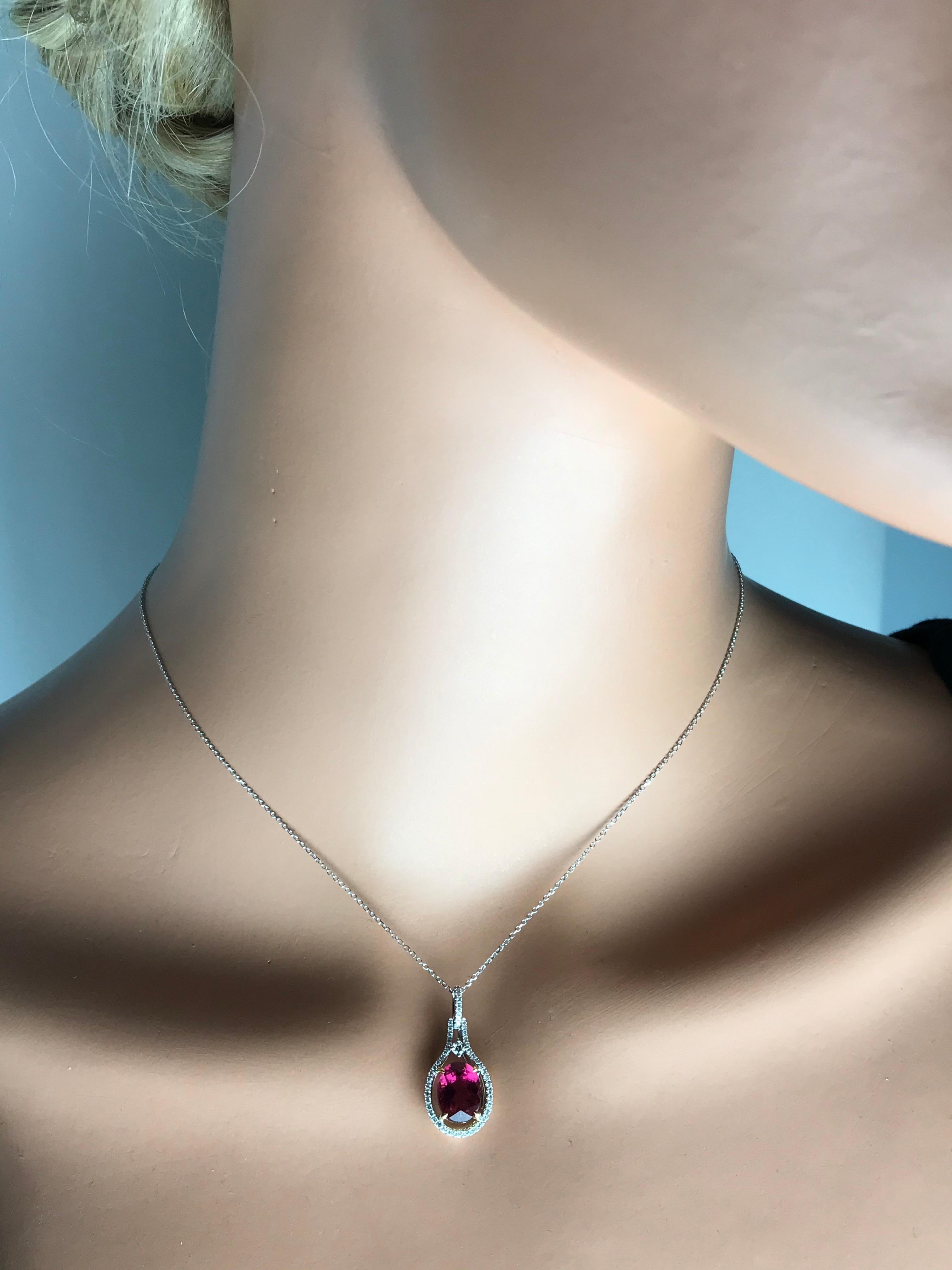 Contemporary 2.60 Carat Oval Cut Raspberry Tourmaline and Natural Diamond Pendant ref1854 For Sale