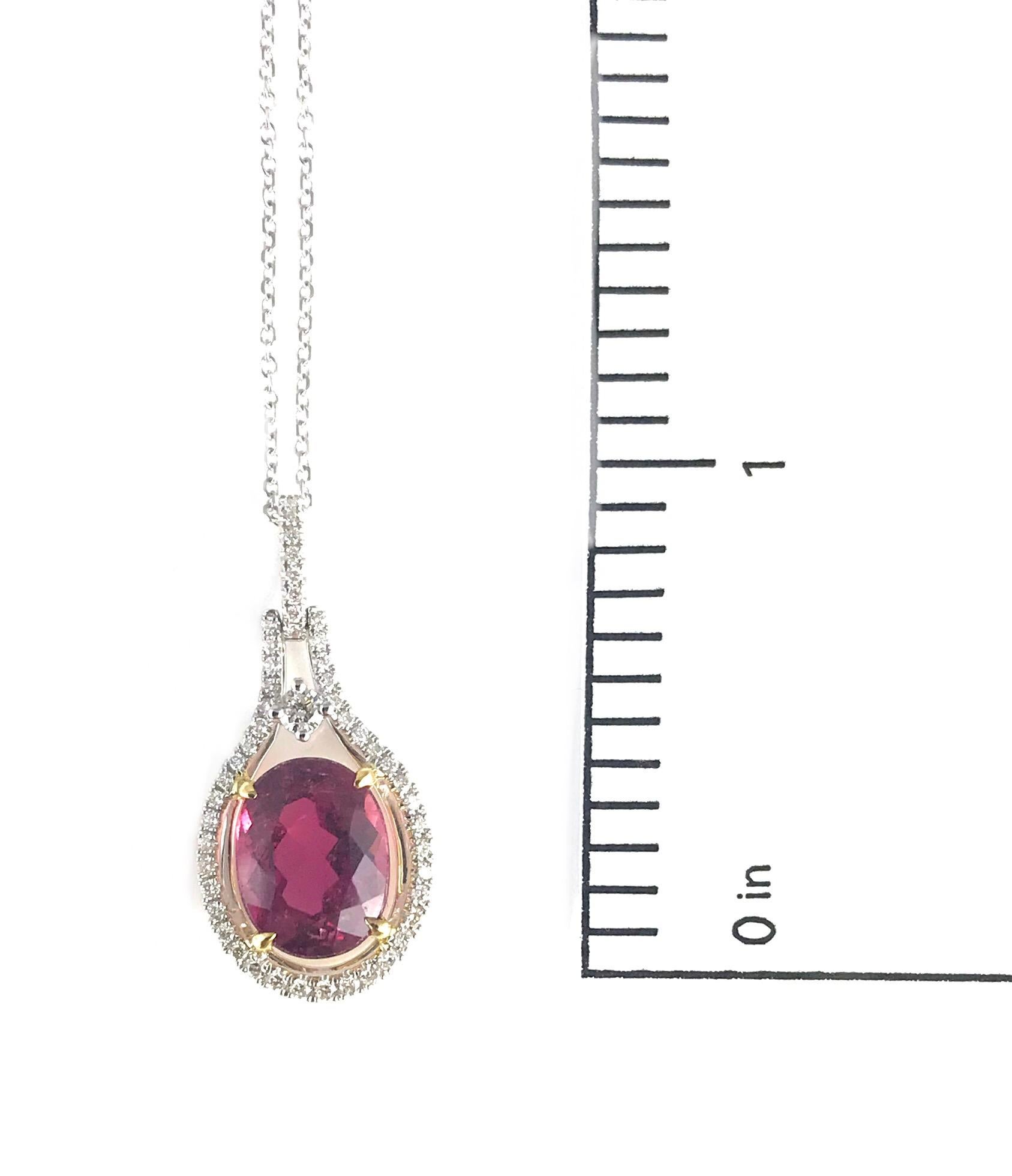2.60 Carat Oval Cut Raspberry Tourmaline and Natural Diamond Pendant ref1854 In New Condition For Sale In New York, NY
