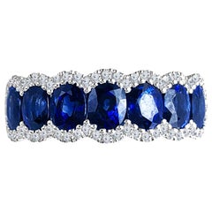 Diamond Town 2.76 Carat Vivid Blue Sapphire and Diamond Ring in 18 Karat Gold