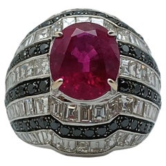 Diamrusa Weißgoldring mit Rubellit, schwarzen Diamanten und Baguette-Diamanten