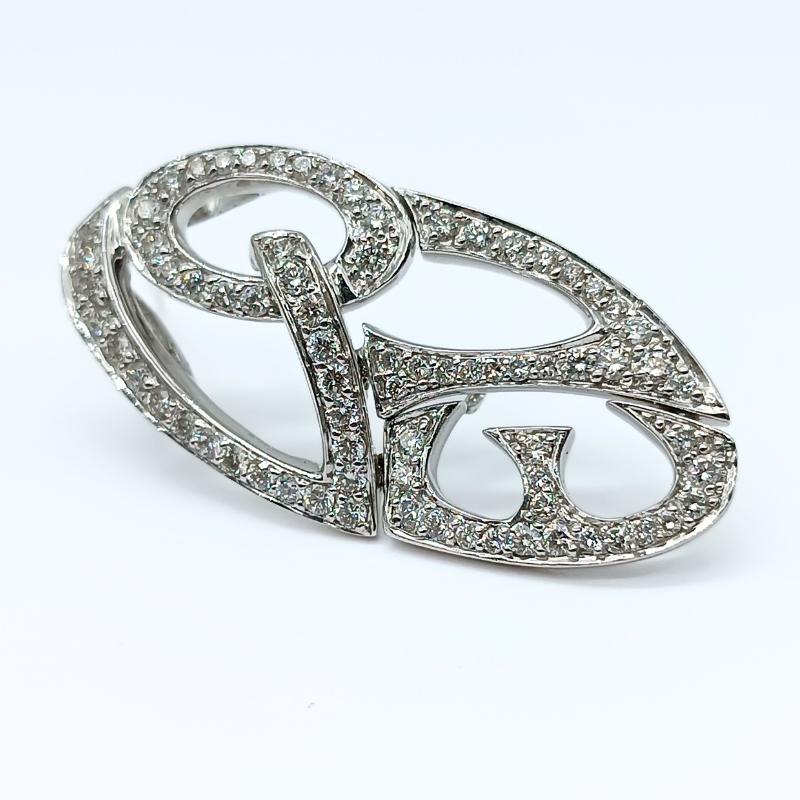 Diamrusa Brooch and Pendant in white golg with brilliant-cut diamonds with the word LOVE

White Gold 18k
78 Diamonds 1.04k