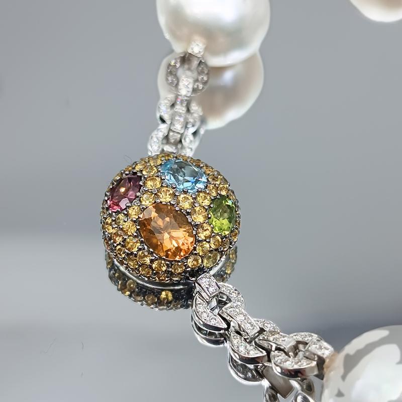 Diamrusa-Halskette aus Weißgold an einer Kette mit Diamanten. im Angebot 1