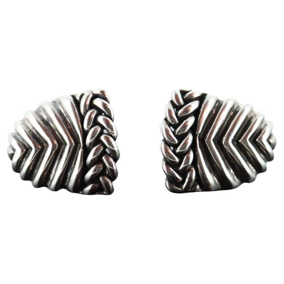 Pendientes de clip Dian Malouf. Pendientes modernistas de plata de ley DLM