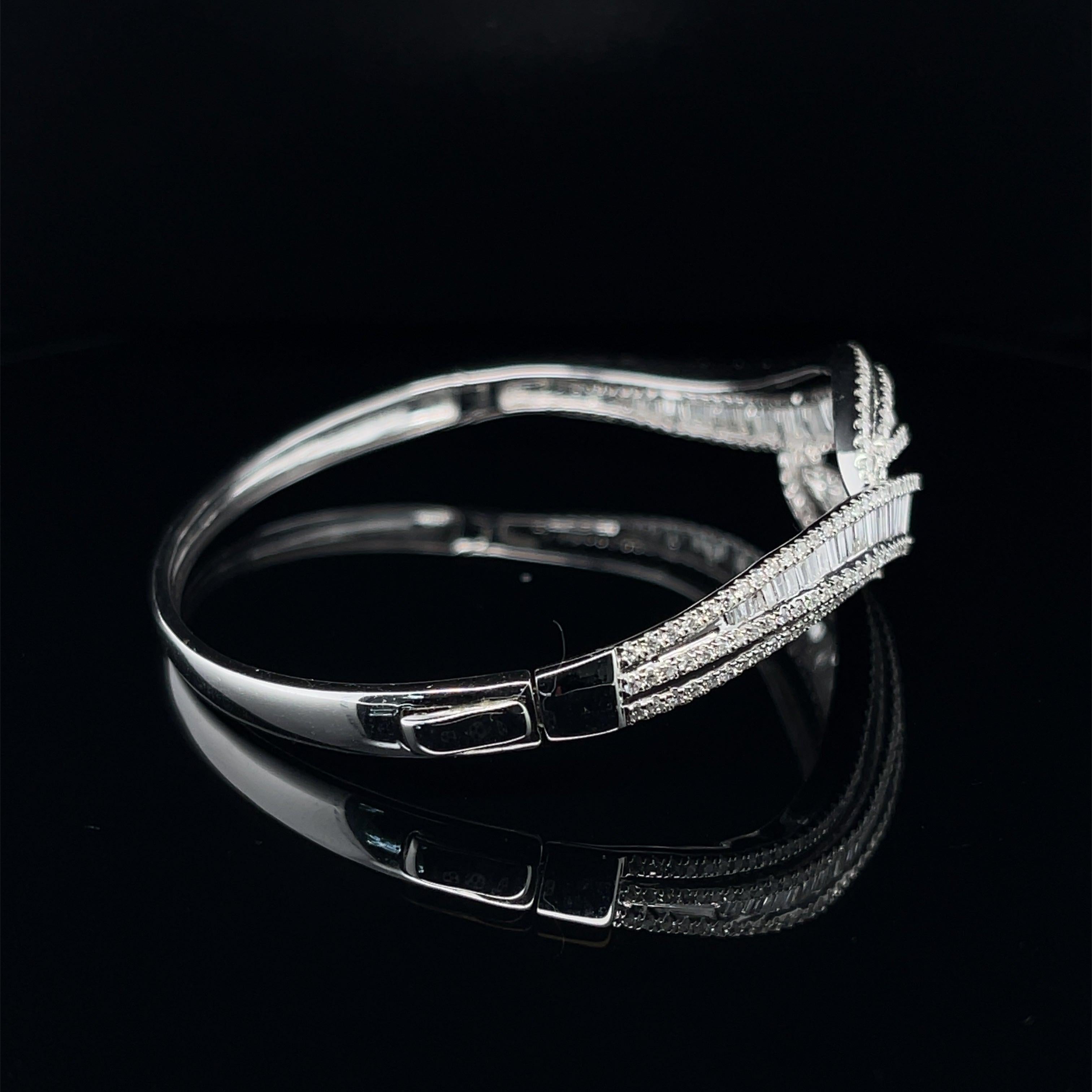 Bracelet jonc « Diana » en or blanc 18 carats et diamants en vente 1