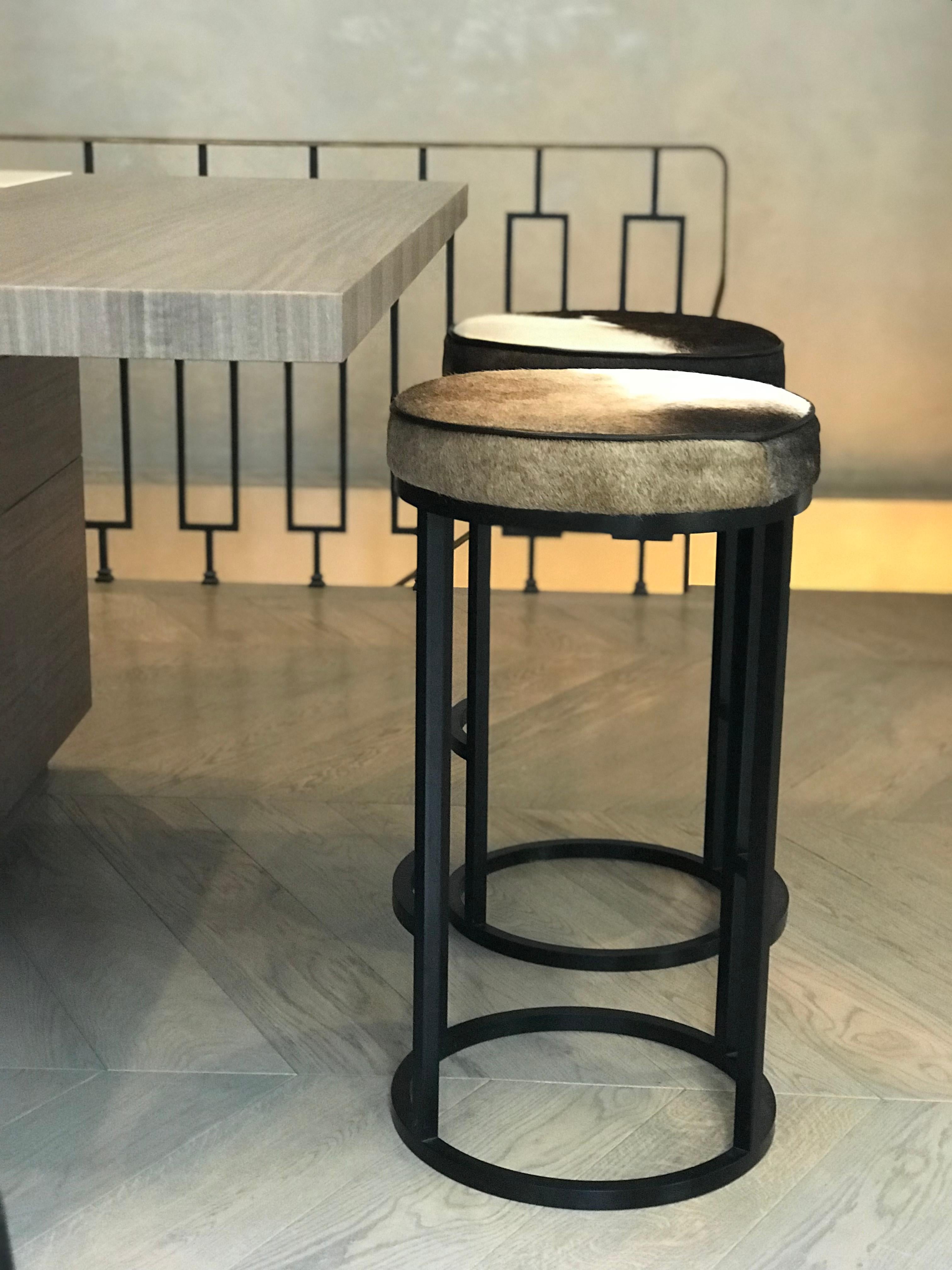 Diana Bar Stool Circular in Steel Powder-Coated and Leather In New Condition For Sale In London, GB