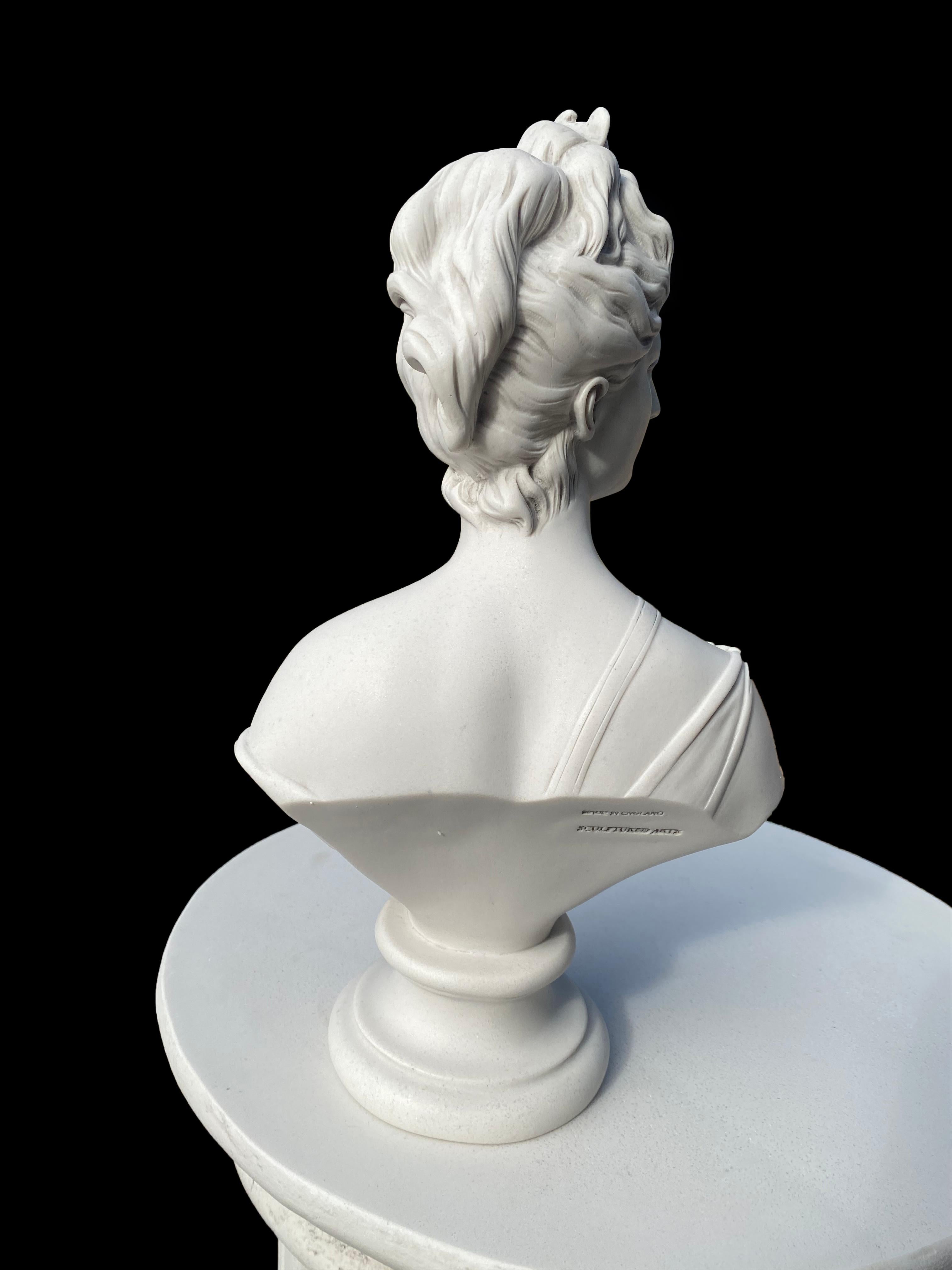 Europeo Scultura con busto di Diana - Classico del XX secolo in vendita