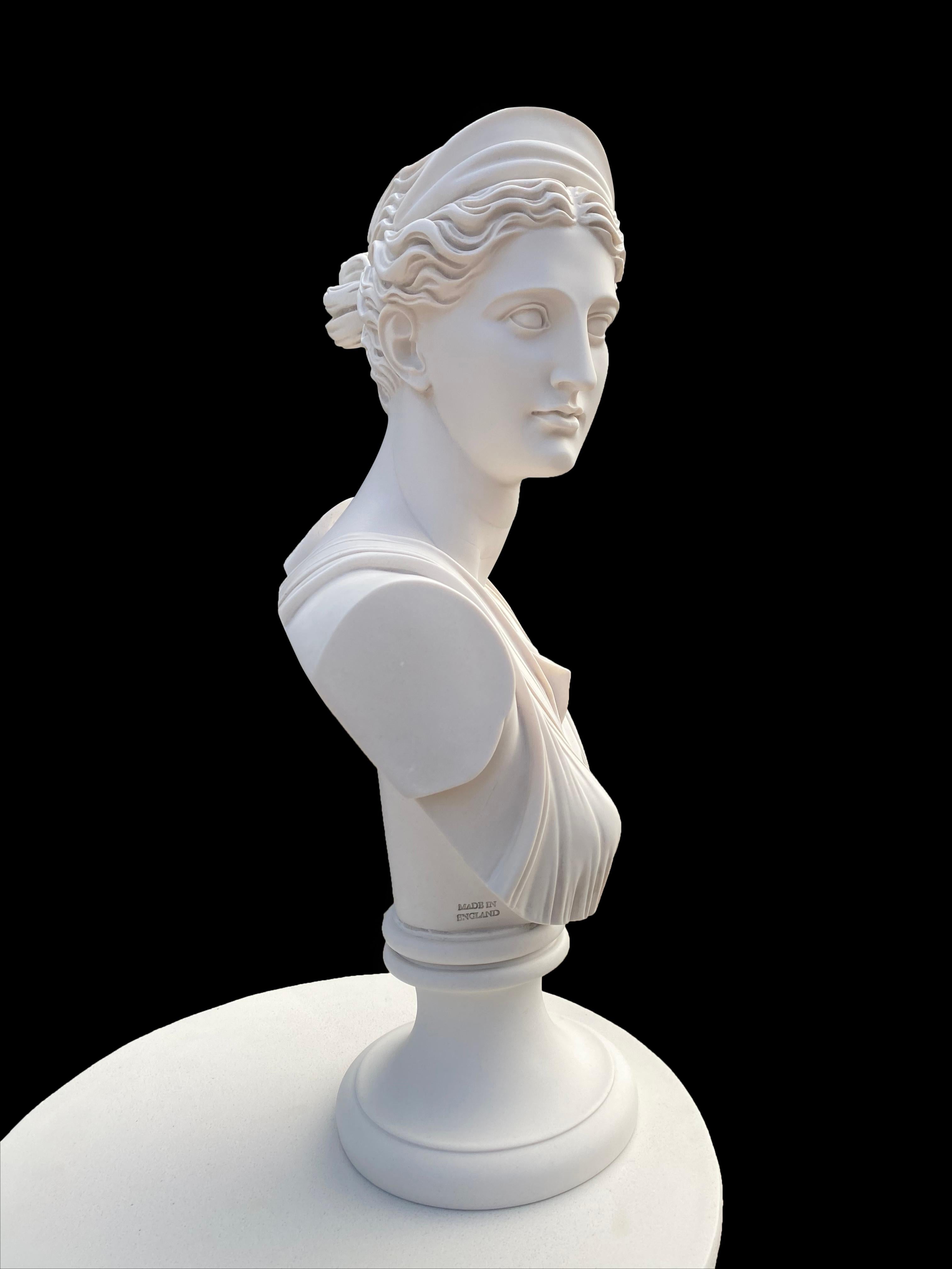 Européen Sculpture en buste de Diana Chasseresse - 20e siècle Style romain classique en vente