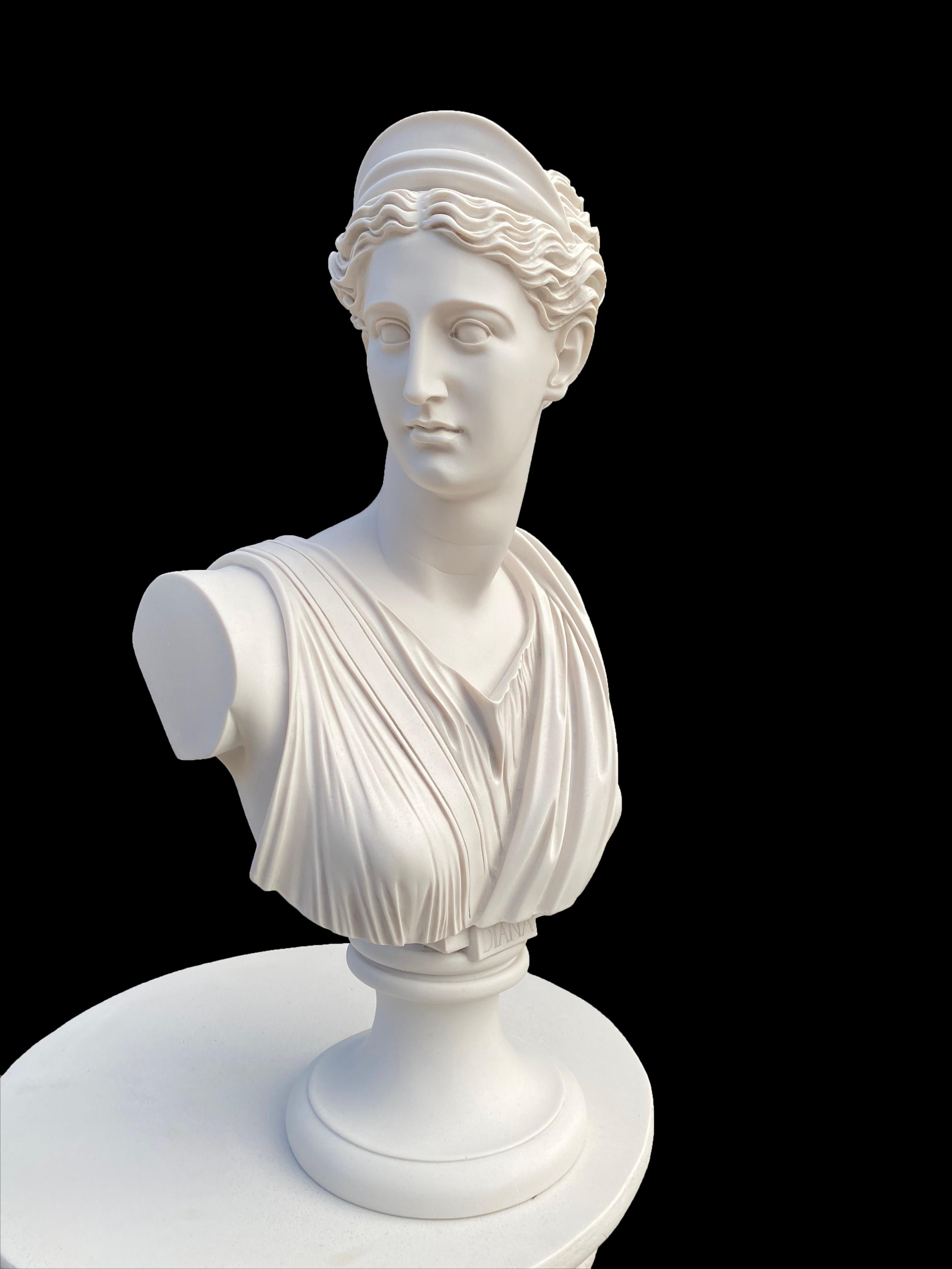 20ième siècle Sculpture en buste de Diana Chasseresse - 20e siècle Style romain classique en vente
