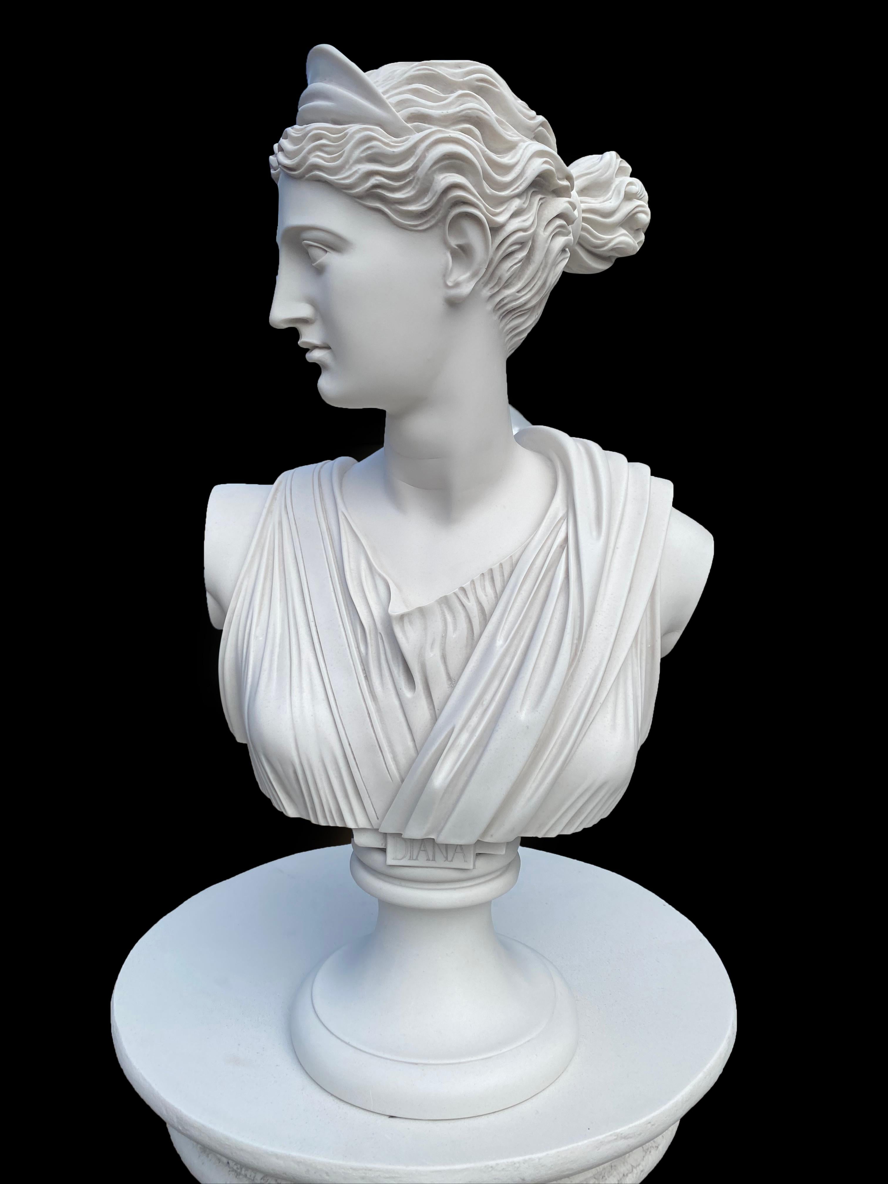 Marbre Sculpture en buste de Diana Chasseresse - 20e siècle Style romain classique en vente