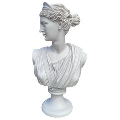 Scultura con busto di Diana Chasseresse - Stile classico romano del XX secolo