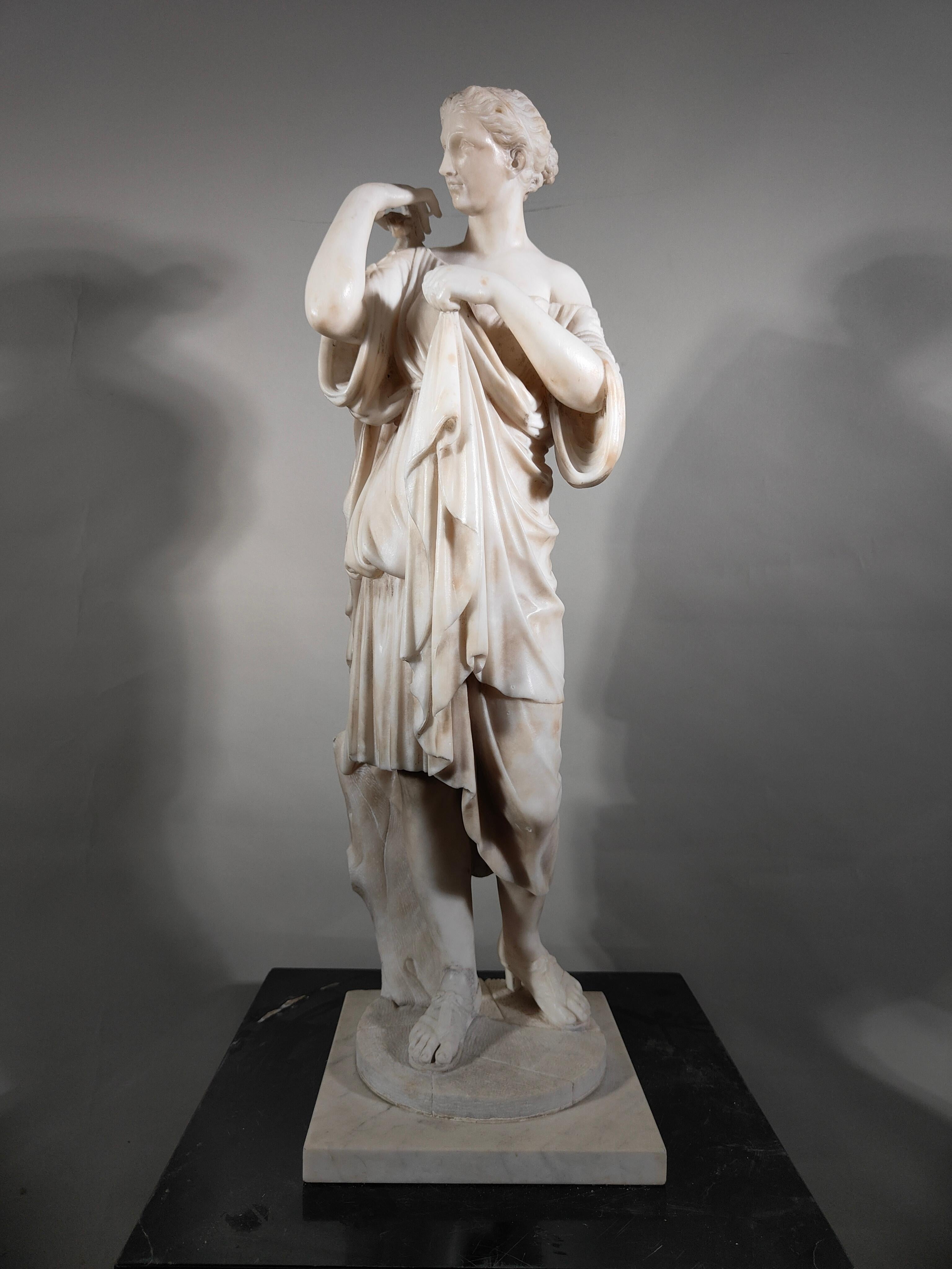 Marble Diana de Gabios marble sculpture 19th century For Sale