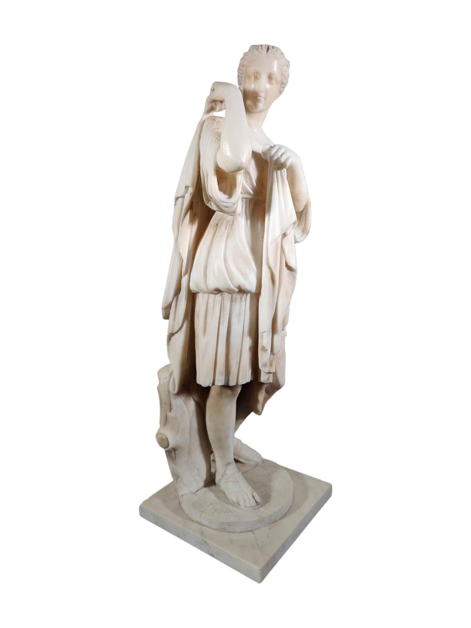 Diana de Gabios marble sculpture 19th century For Sale 2