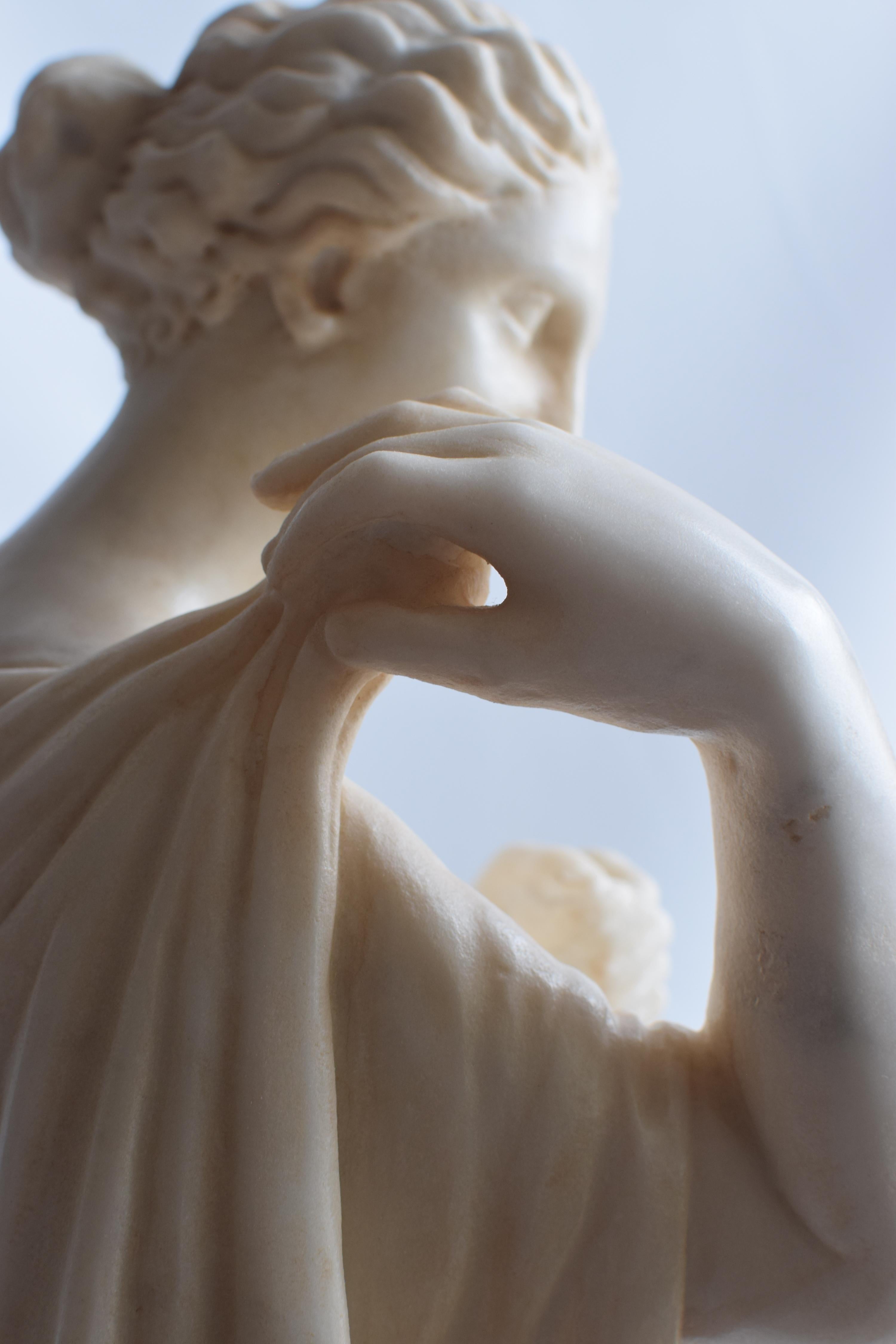 Diana Gabii, sculpture sur marbre blanc de Carrare, fabriquée en Italie en vente 4