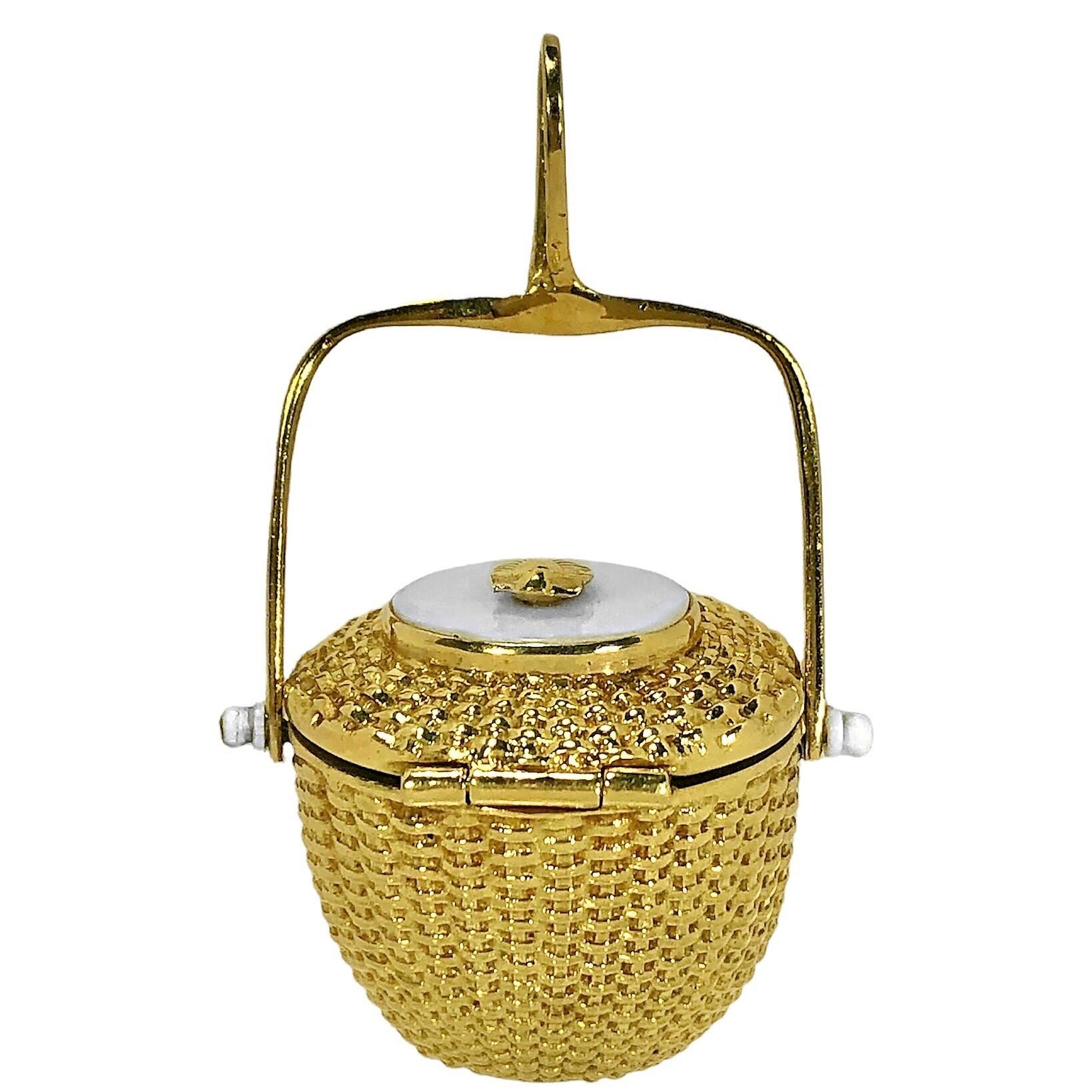 nantucket basket charm